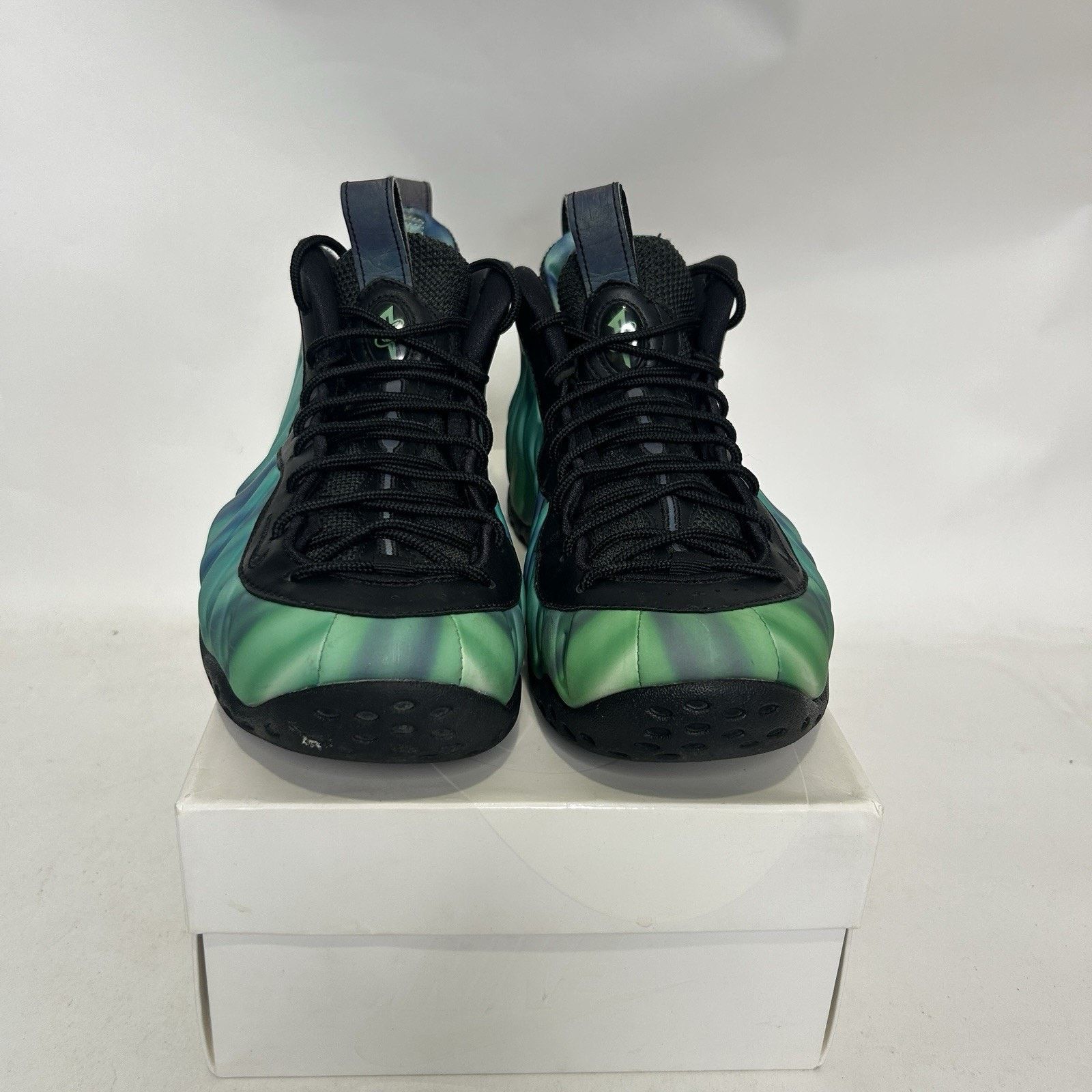 Nike Nike Air Foamposite One “Northern Lights/Black Green” Size US 9.5 / EU 42-43 - 2 Thumbnail