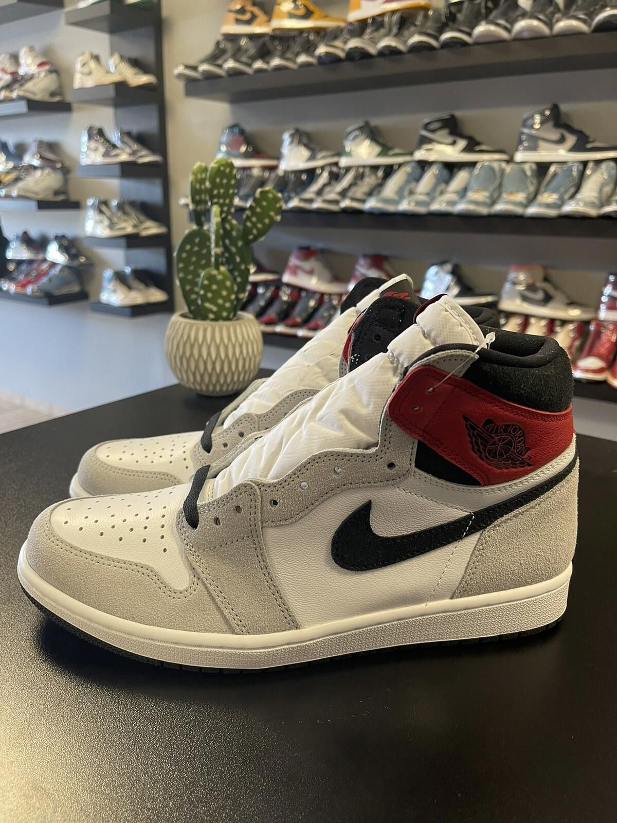 Jordan Brand Size 10 - Jordan 1 Retro High OG Smoke Gray 2020 Brand New Size US 10 / EU 43 - 1 Thumbnail