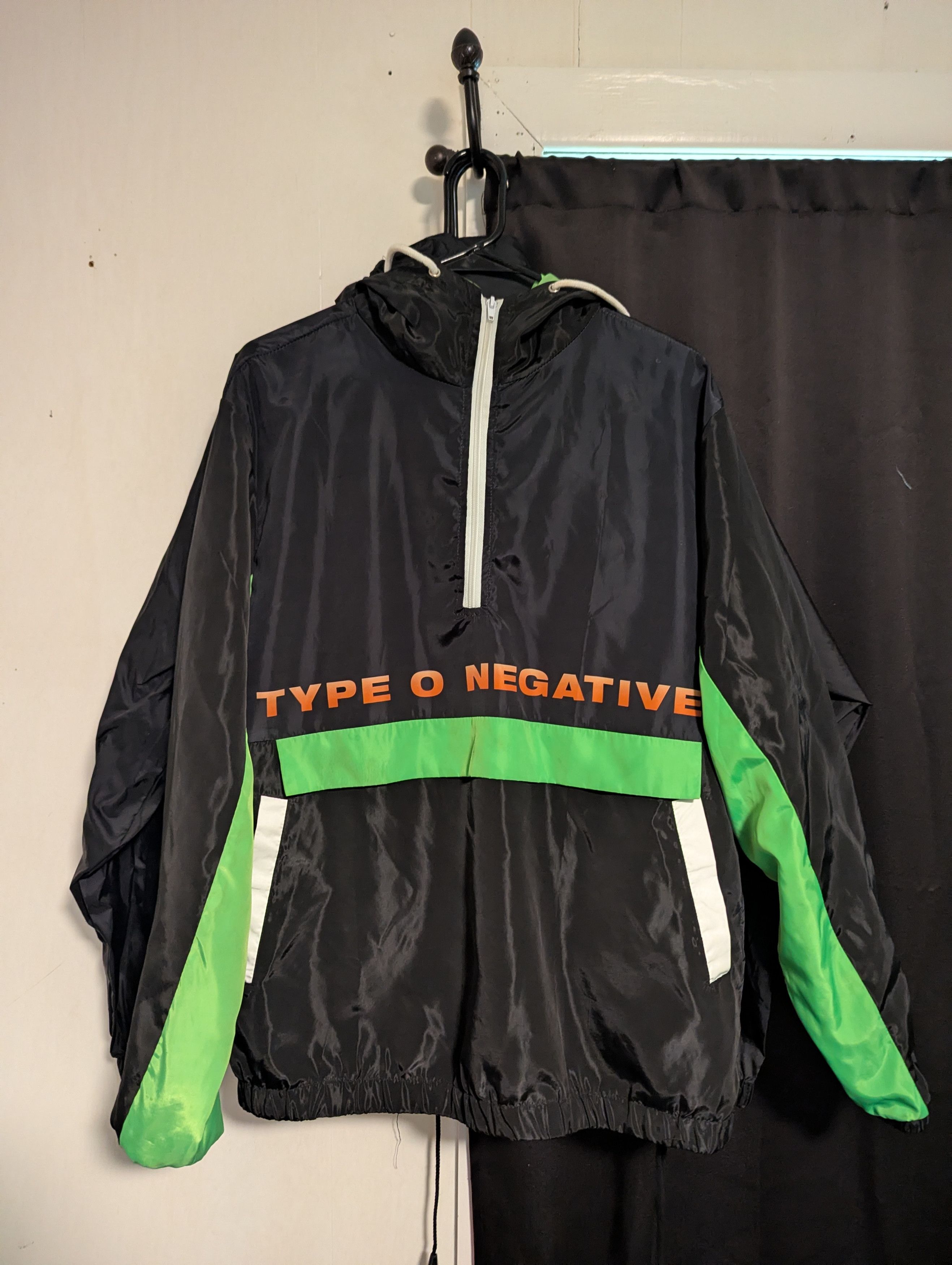 Gildan Type o negative - October Rust - Windbreaker (MEDIUM) Size US S / EU 44-46 / 1 - 1 Thumbnail