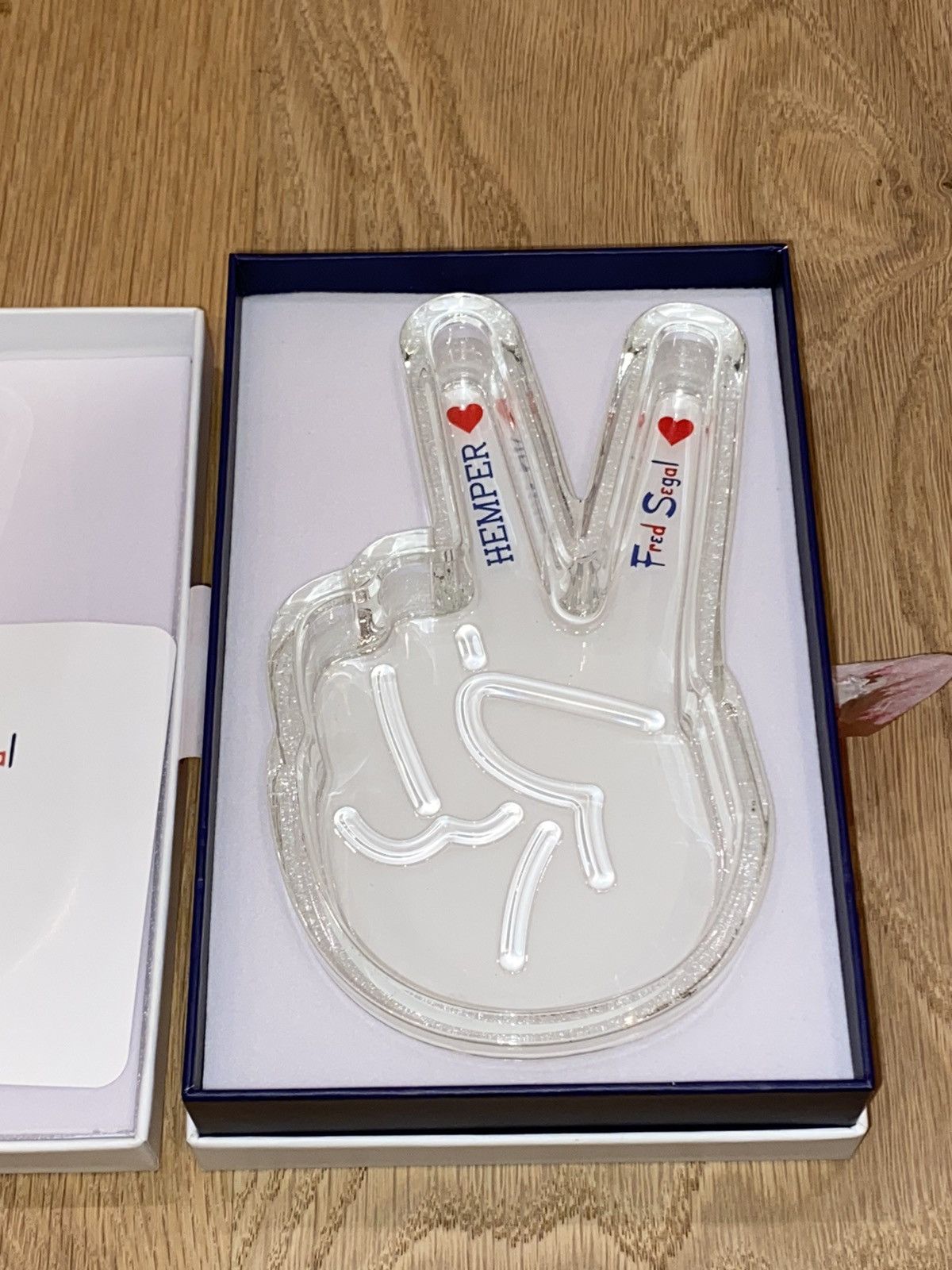 Fred Segal Fred Segal x Hemper Glass Peace Sign Ash Tray Size ONE SIZE - 2 Thumbnail