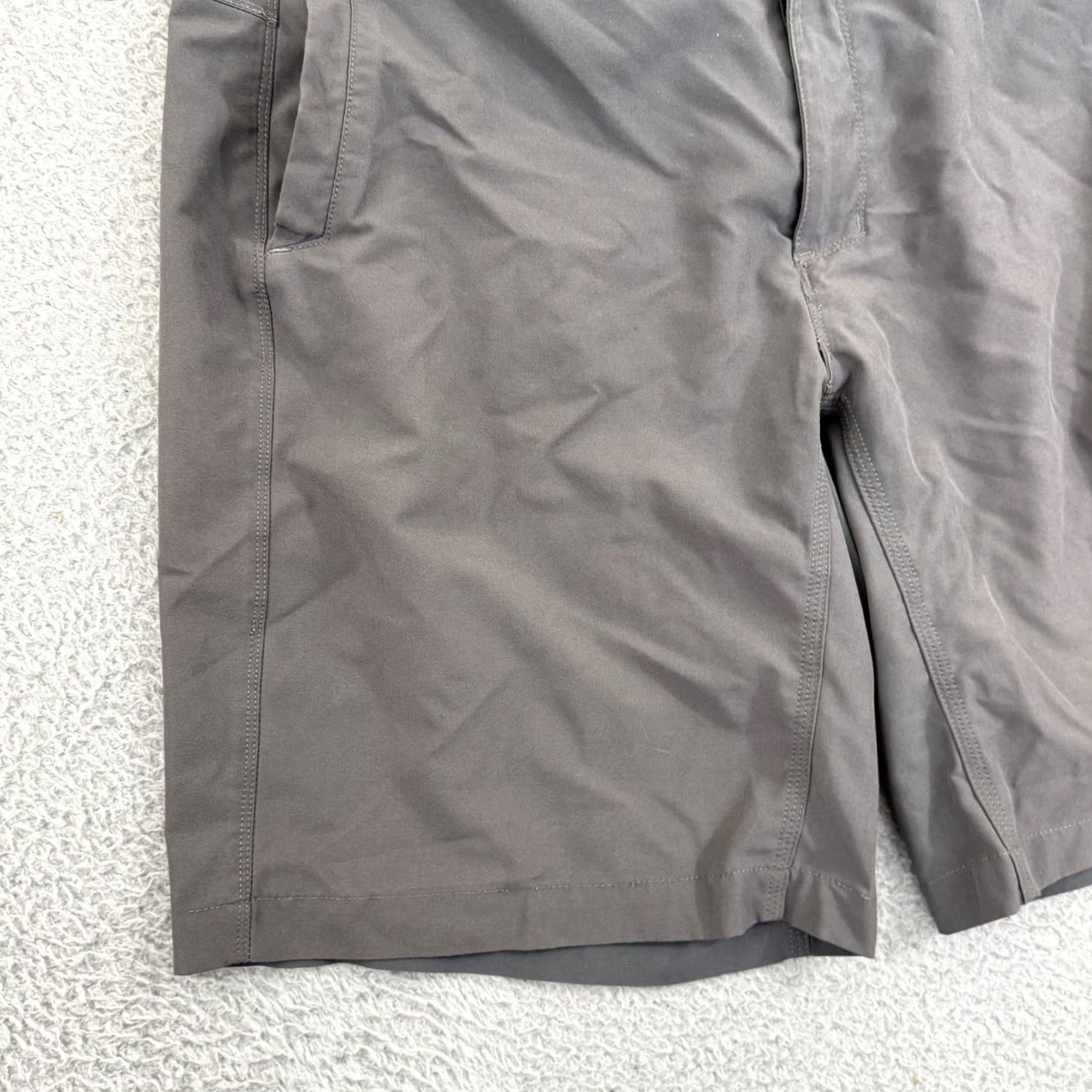 The North Face The North Face Shorts Mens 36 Gray Outdoor Hiking Casual Stretch Zip Light 10” Size US 36 / EU 52 - 3 Thumbnail
