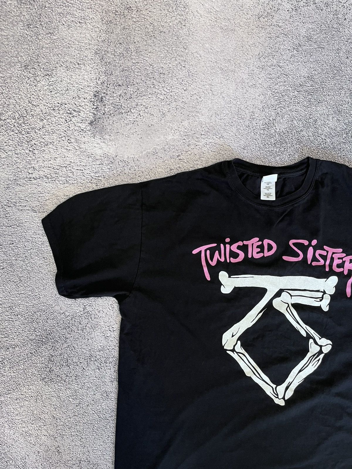 Band Tees Gildan Men’s T- Shirt Vintage Twisted Sister 2008 Big Logo Size US XL / EU 56 / 4 - 3 Thumbnail