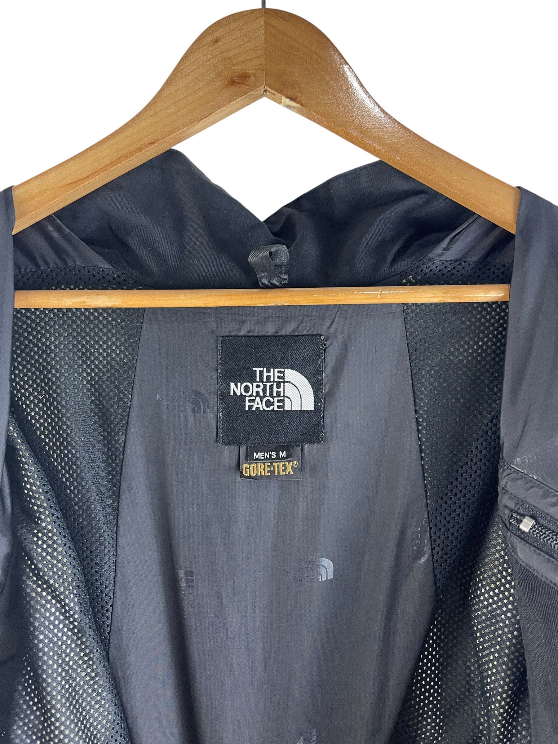 The North Face Vintage The North Face Gore-Tex Shell Jacket Black Pit Zip Size US M / EU 48-50 / 2 - 14 Thumbnail