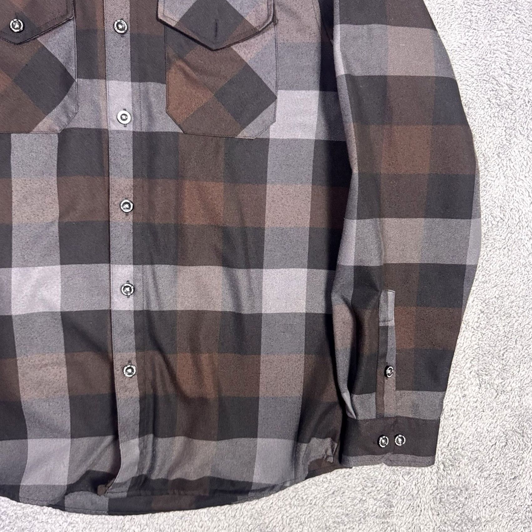 Vintage Dixxon Shirt Mens M Valencia D-Tech Buffalo Plaid Long Sleeve Button-Up Front Pockets Unlined Casual Fall Winter Brown Size US M / EU 48-50 / 2 - 3 Thumbnail