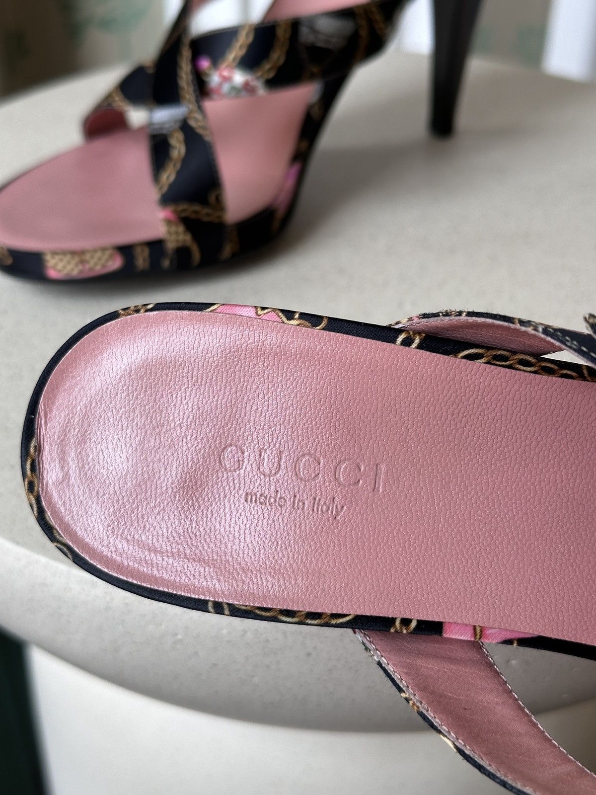 Gucci GUCCI Satin Chain Cross Strap Black Pink Sandals 36,5/6,5 Size US 6.5 / IT 36.5 - 15 Thumbnail