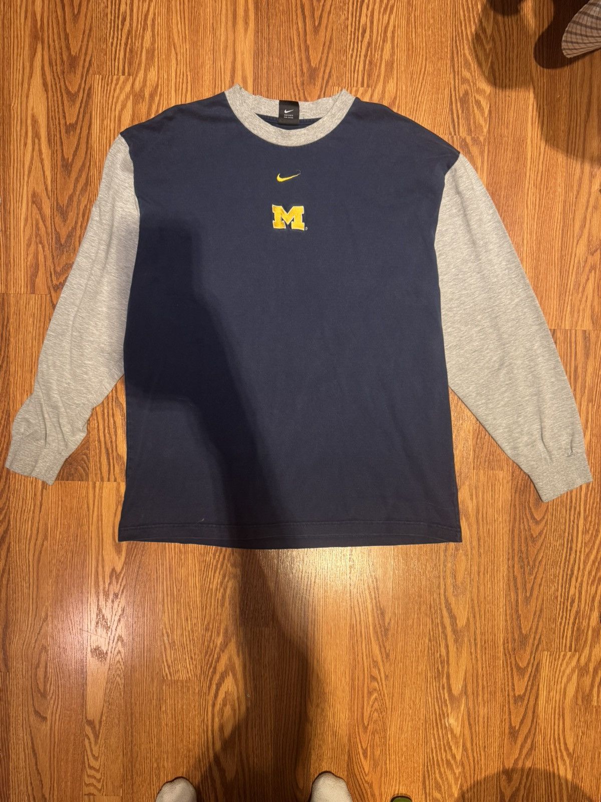 Nike Rare Nike Michigan Tee center swoosh Size US L / EU 52-54 / 3 - 1 Thumbnail