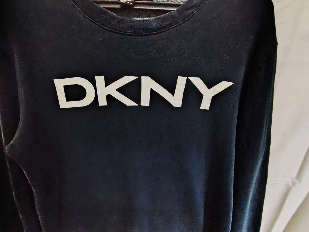 DKNY VTG 90s DKNY Essentials "Spell Out" Big Logo Sweatshirt Size M / US 6-8 / IT 42-44 - 3 Thumbnail