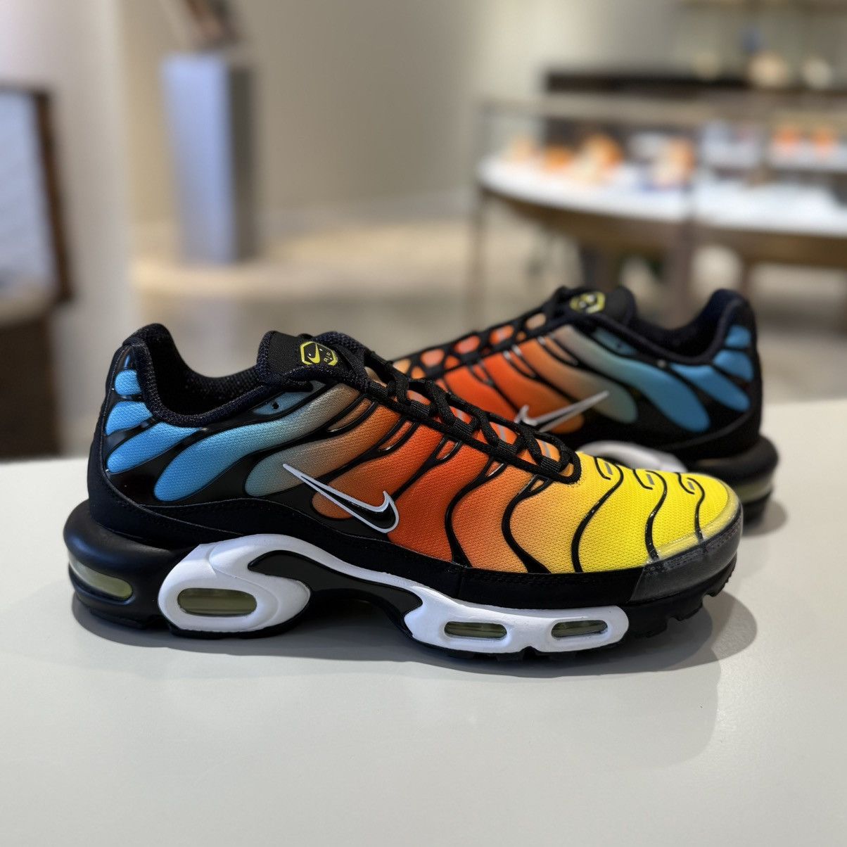 Nike Nike Air Max Plus Sunset Size US 10 / EU 43 - 1 Thumbnail