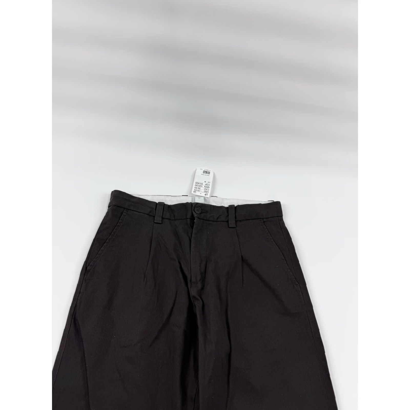 H&M H&M Pants Mens 30 Black Regular Fit Corduroy Pleated Stretch Chino Casual Regular Fit Mens 30 Black Corduroy Chino Pants Size US 30 / EU 46 - 2 Thumbnail