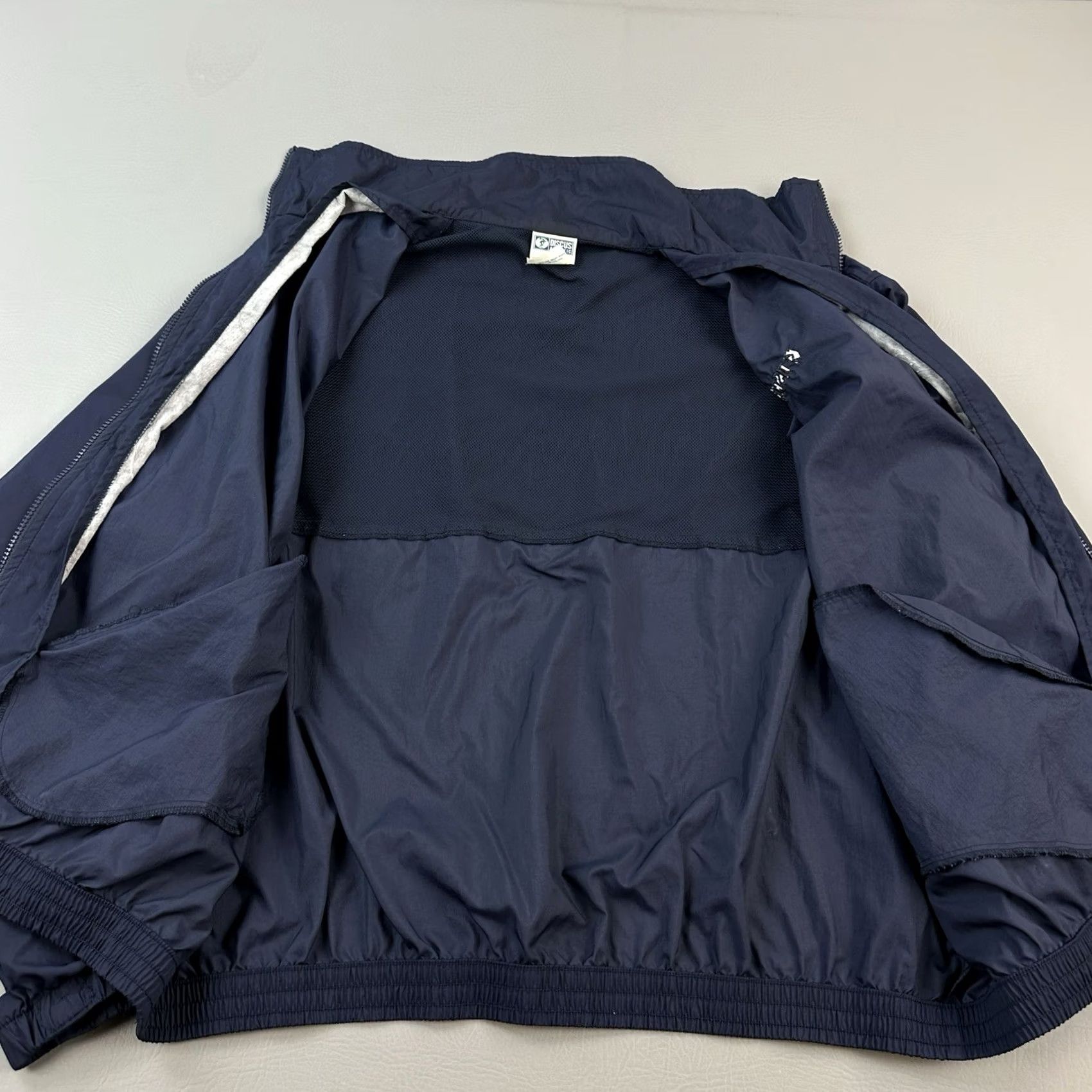 Vintage Vintage Discus Athletic Jacket Men XL Navy Full Zip Lightweight Windbreaker 90s Size US XL / EU 56 / 4 - 6 Thumbnail
