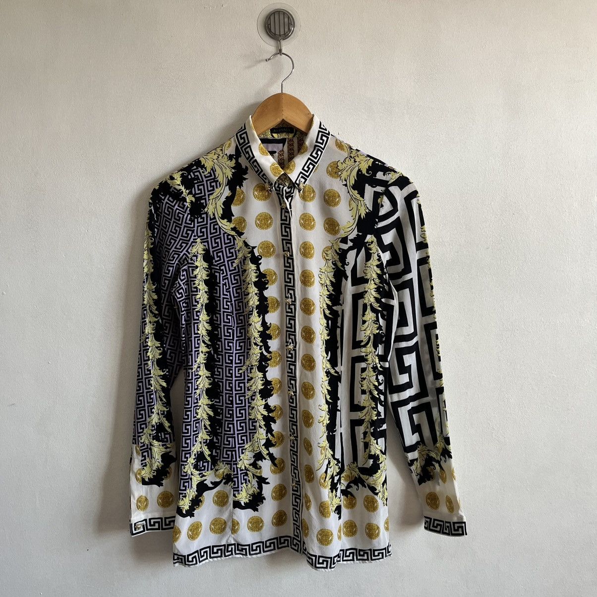 Versace VERSACE PRINTED SILK SHIRT Size XS / US 0-2 / IT 36-38 - 5 Thumbnail