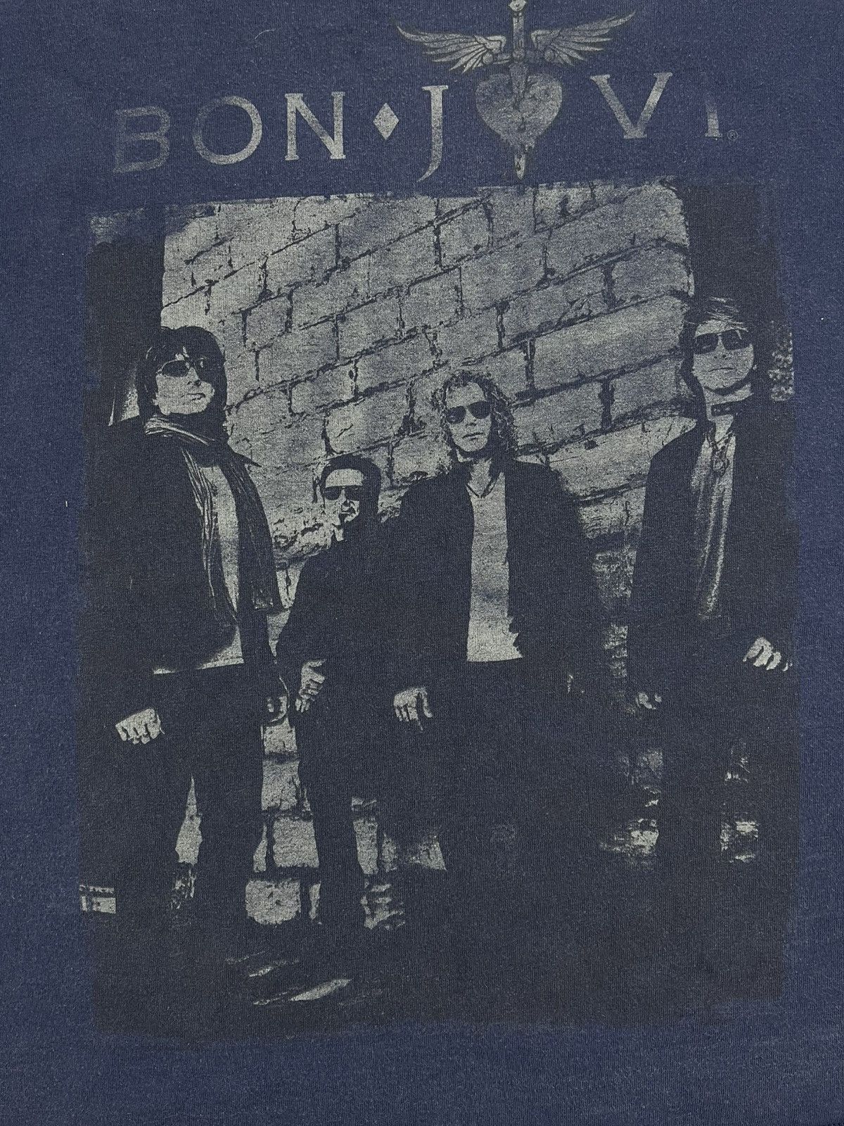 Band Tees Vintage 00s Bon Jovi 2011 big logo tour t shirt streetwear M Size US M / EU 48-50 / 2 - 5 Thumbnail