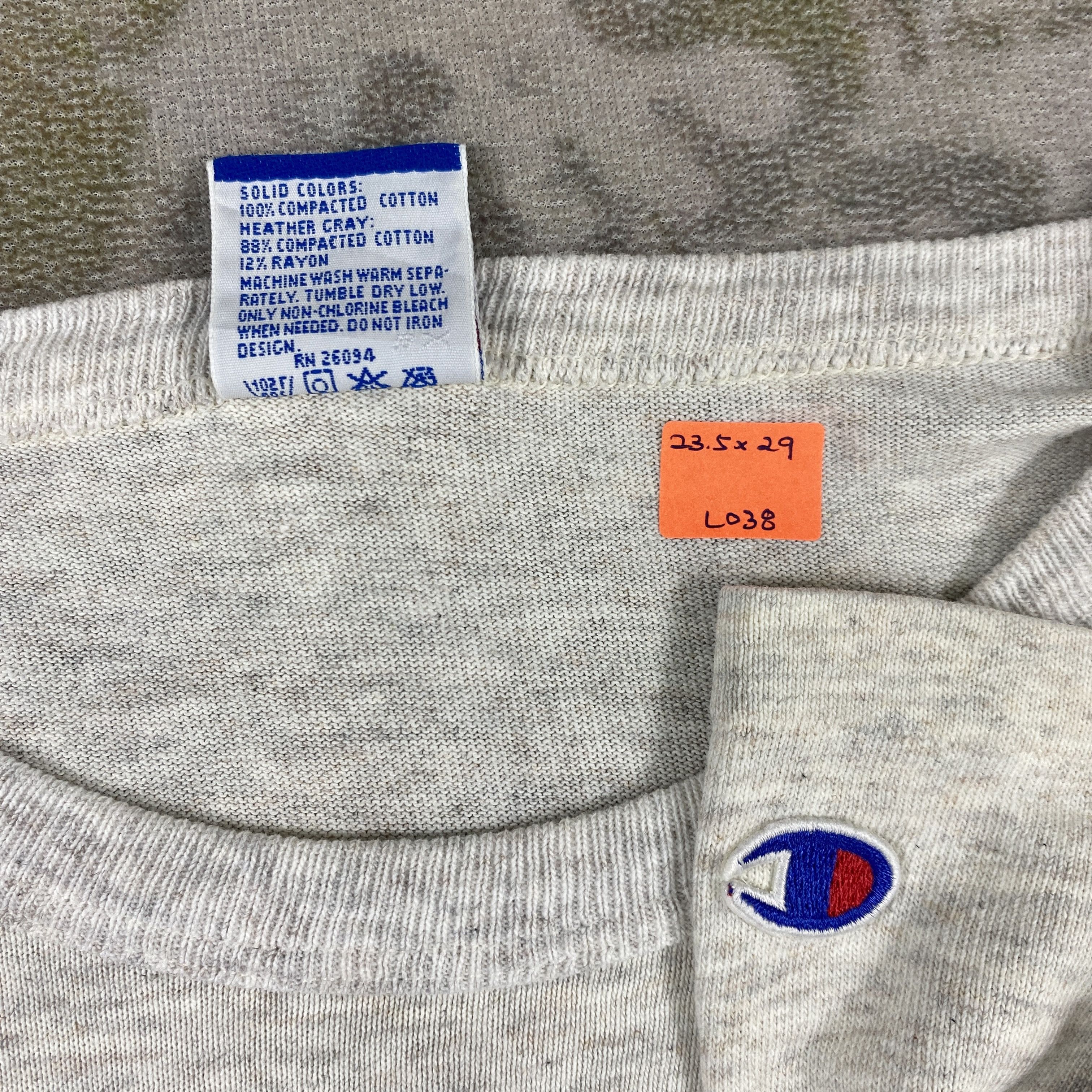 Champion Vintage Champion T-Shirt - L038 Size US L / EU 52-54 / 3 - 3 Thumbnail