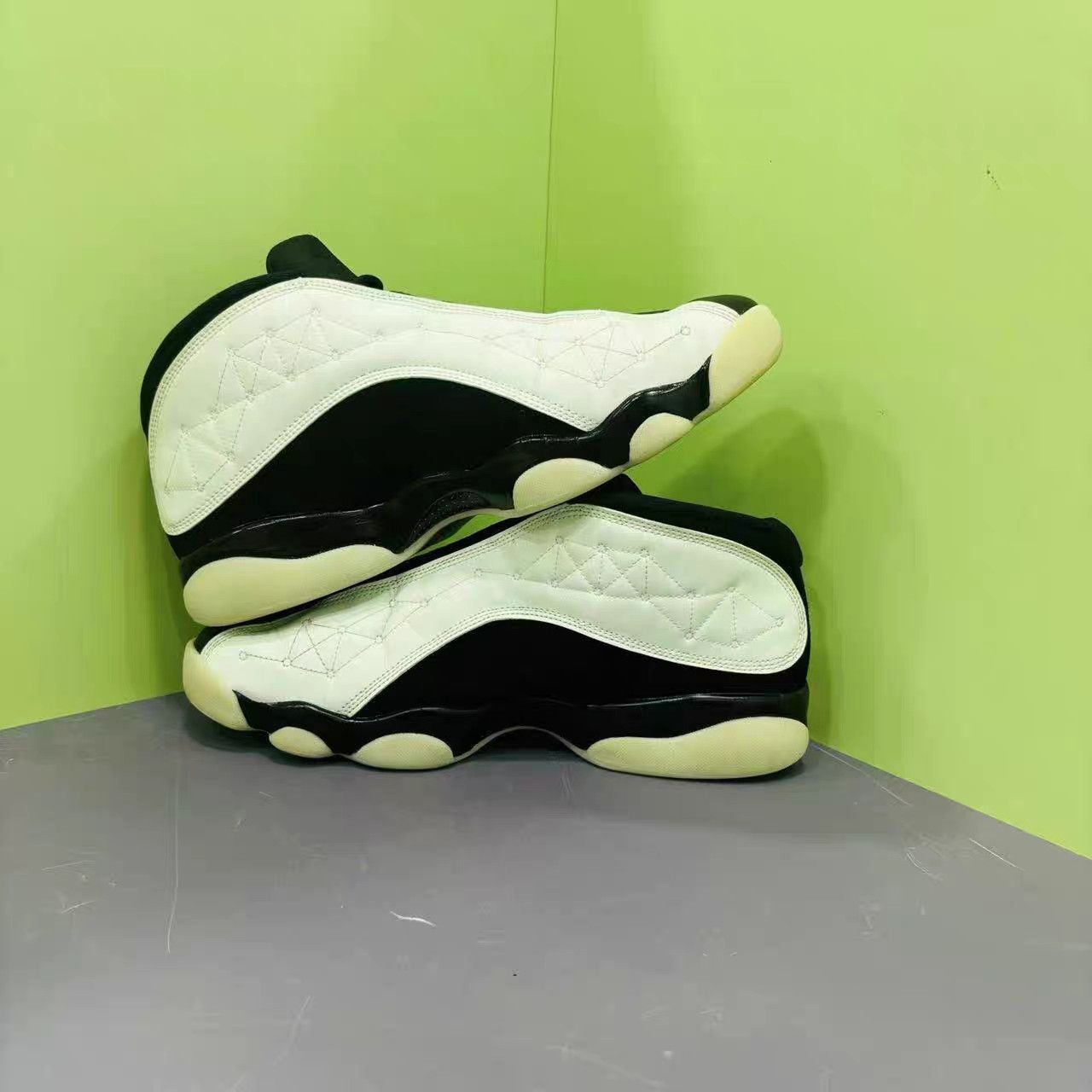 Jordan Brand Air Jordan 13 Retro Low "Singles Day" K15 Size US 13 / EU 46 - 3 Thumbnail