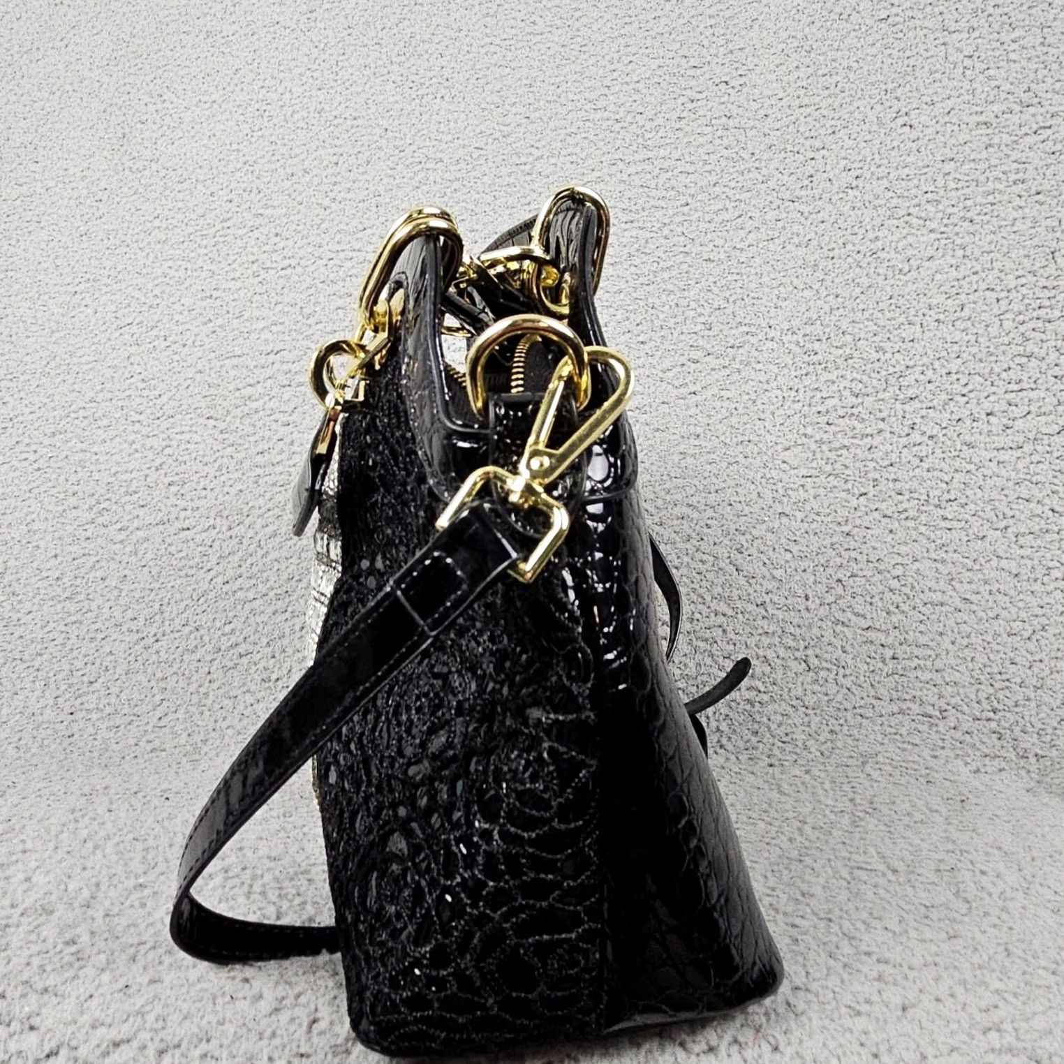 Vintage Margot Diamonds Lace Rose Messenger Bag NWOT Women Leather Exterior Black Lace Pattern Argyle/Diamond Gift Size ONE SIZE - 2 Thumbnail
