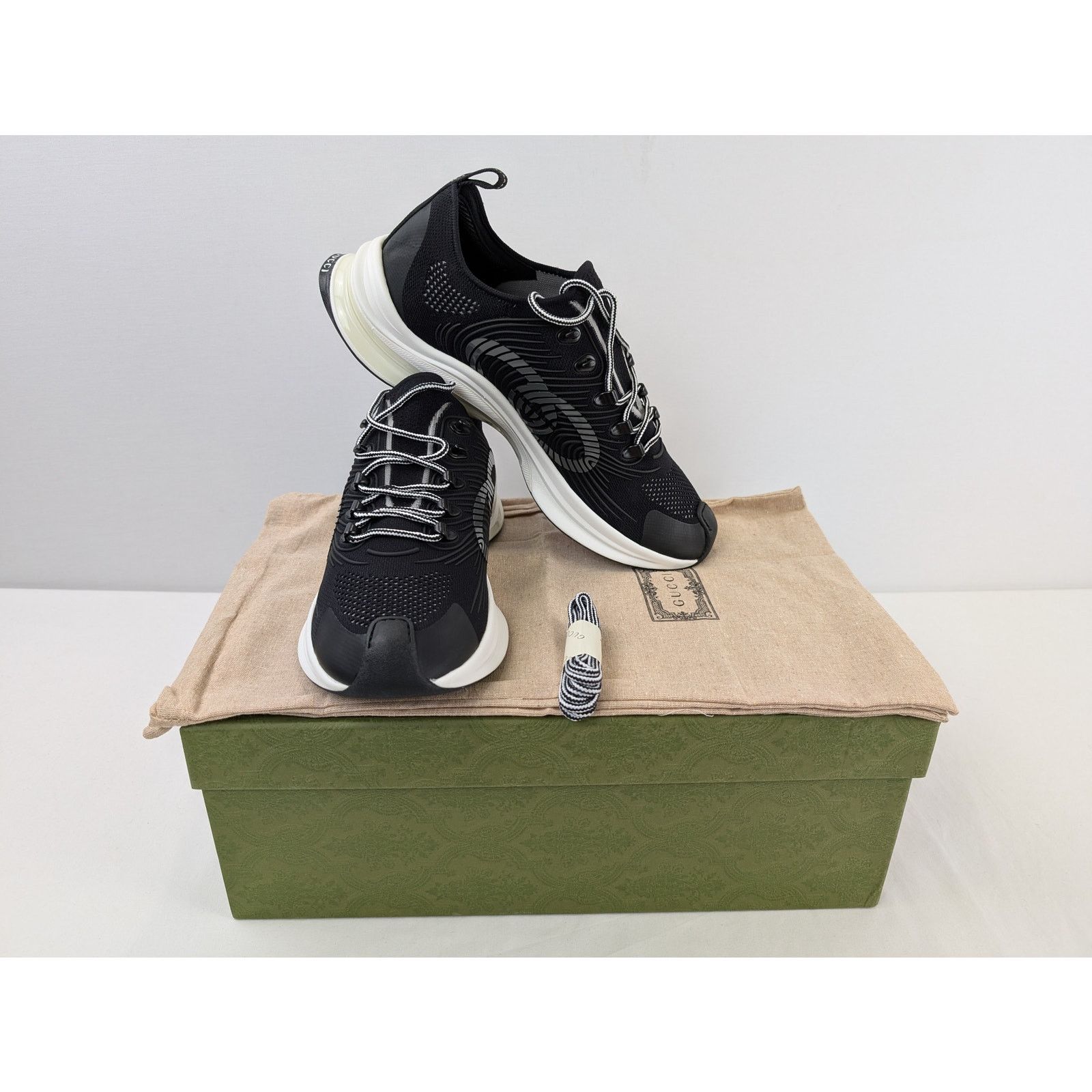 Gucci o1rshd1 Men's Run Sneakers in Black/White Size US 13 / EU 46 - 20 Thumbnail