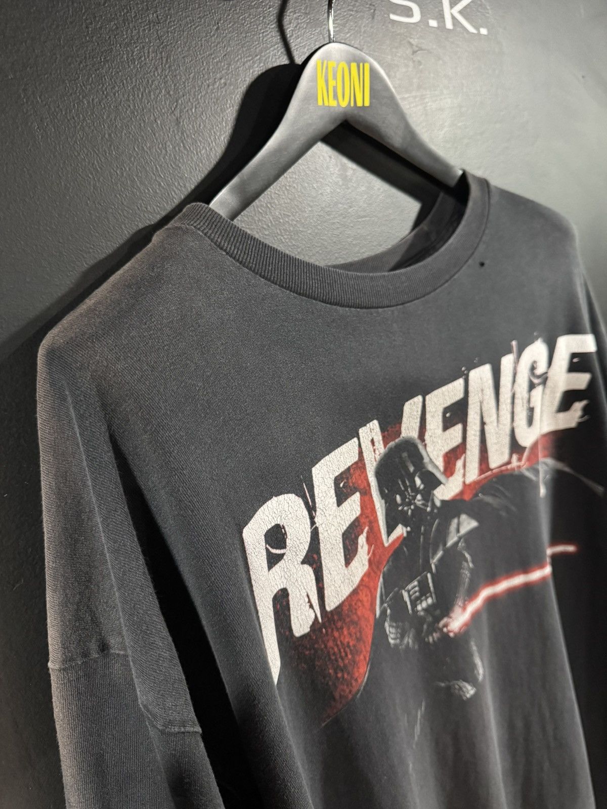 Star Wars 2000s Y2K Vintage Star Wars Darth Vader Revenge Faded Tee XL Size US XL / EU 56 / 4 - 4 Thumbnail