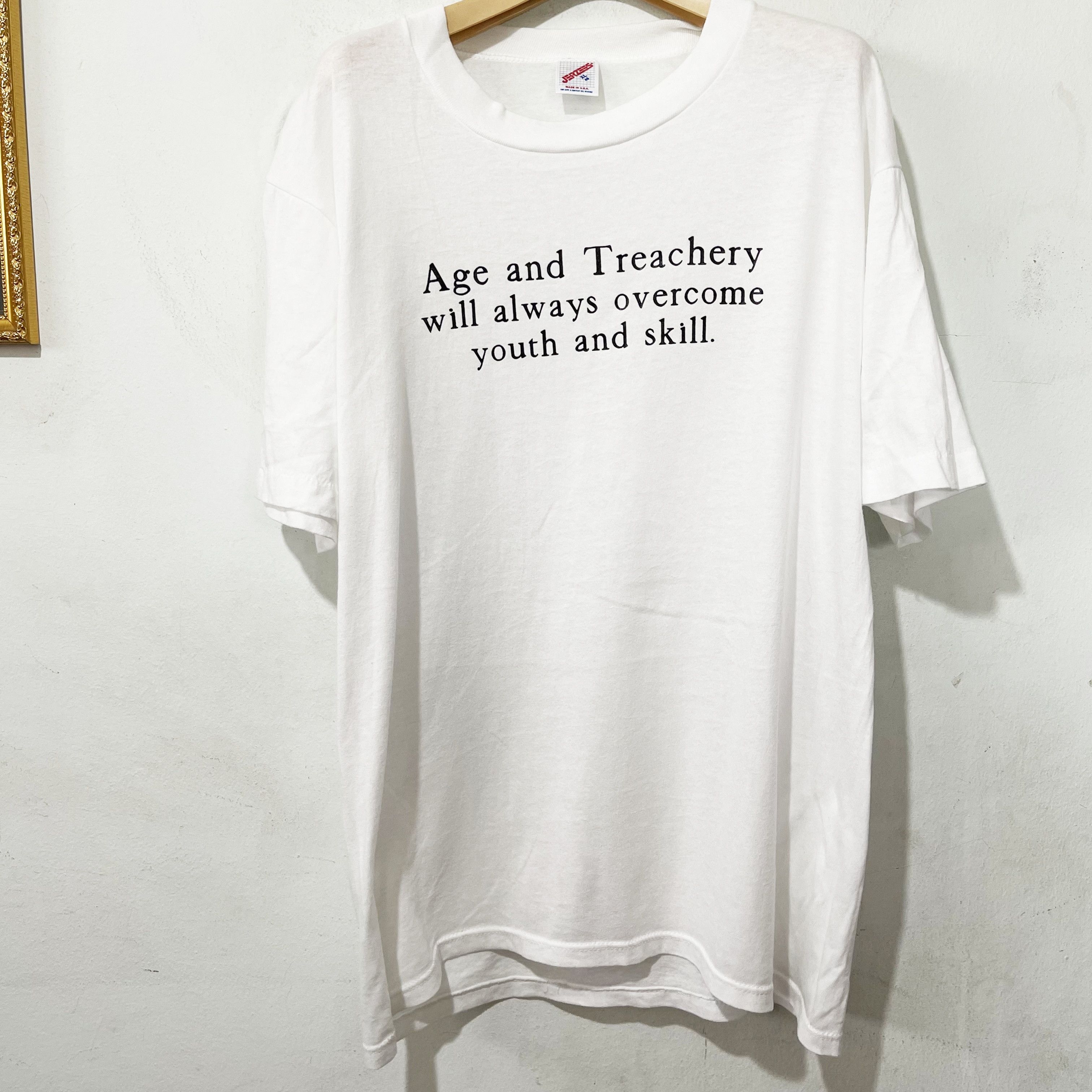 Vintage Vintage 90s Quote T-Shirt “Age and Treachery” T-shirt Size US L / EU 52-54 / 3 - 1 Thumbnail