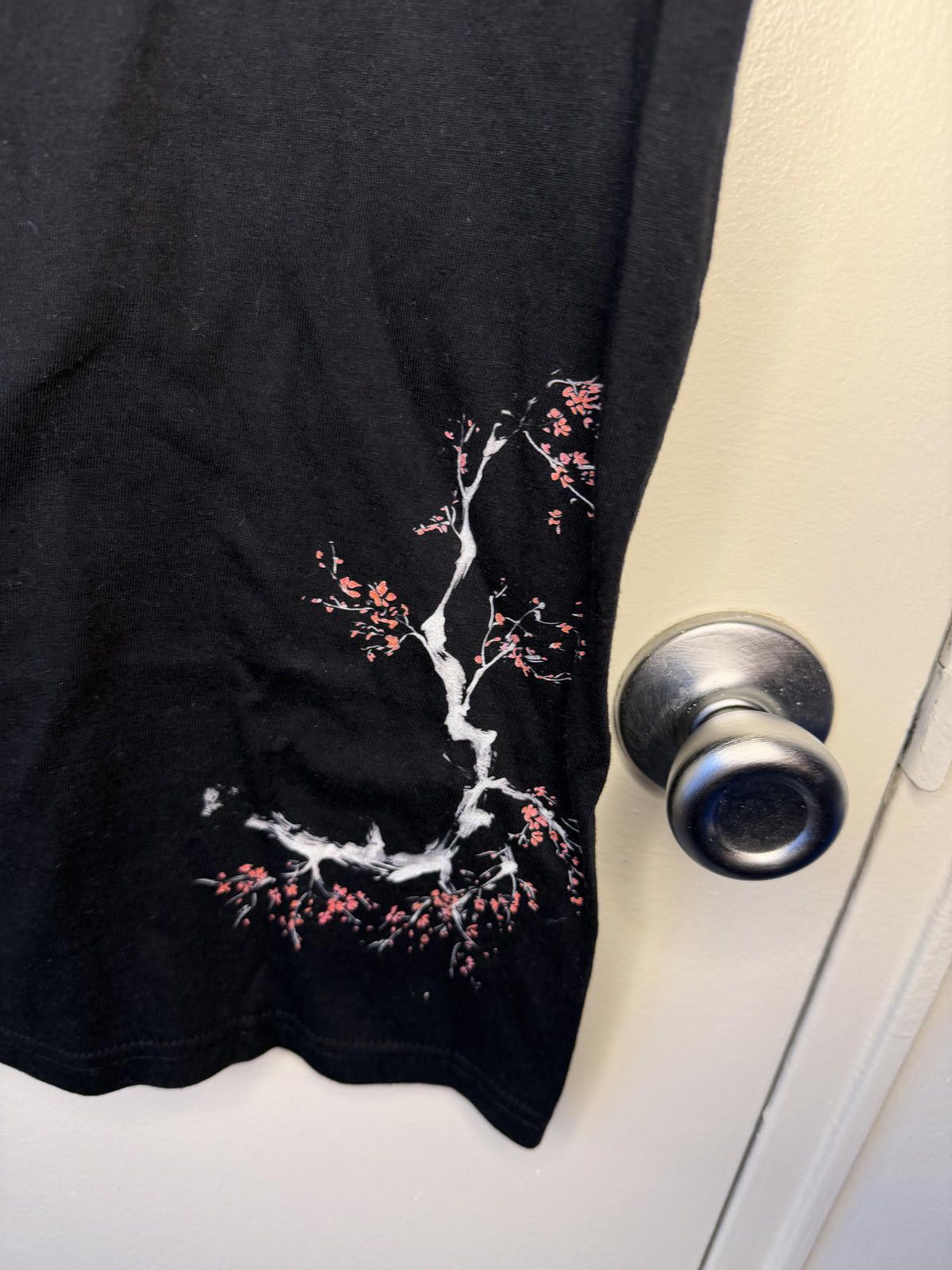 Other Black flowers Orochi Tshirt Size US M / EU 48-50 / 2 - 2 Thumbnail