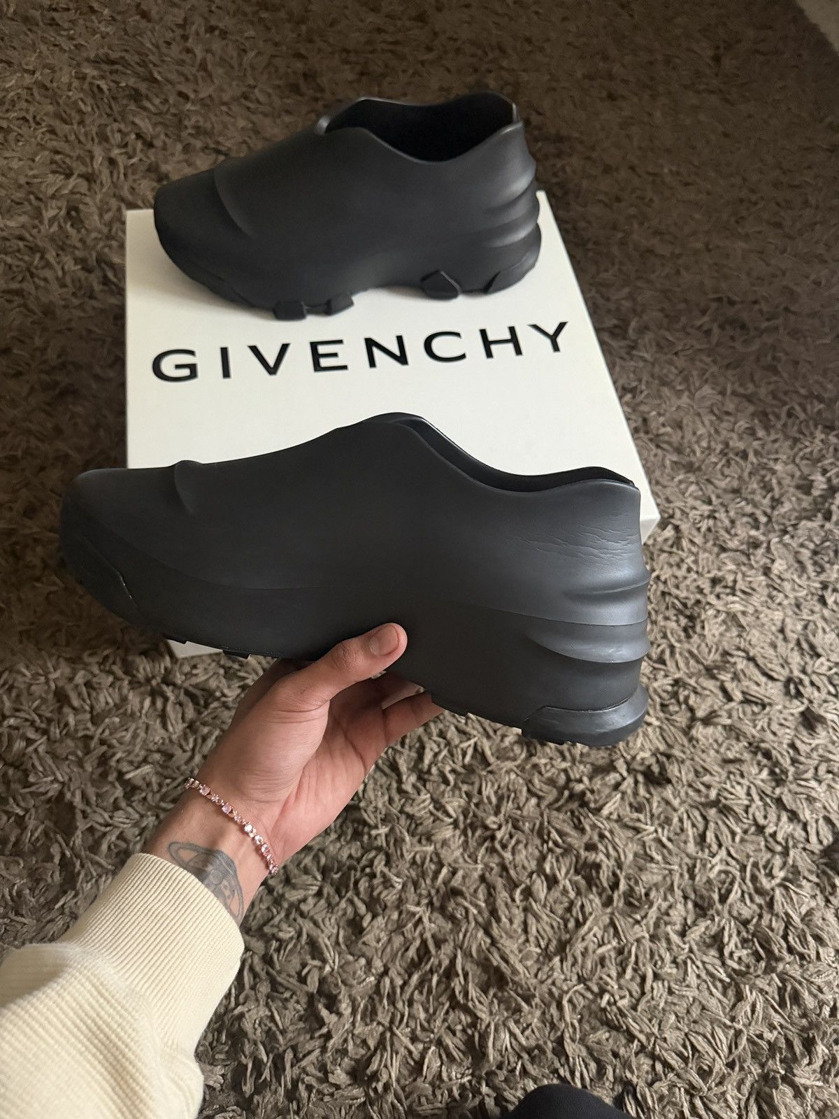 Givenchy Givenchy Monumental Mallow Size US 11 / EU 44 - 2 Thumbnail