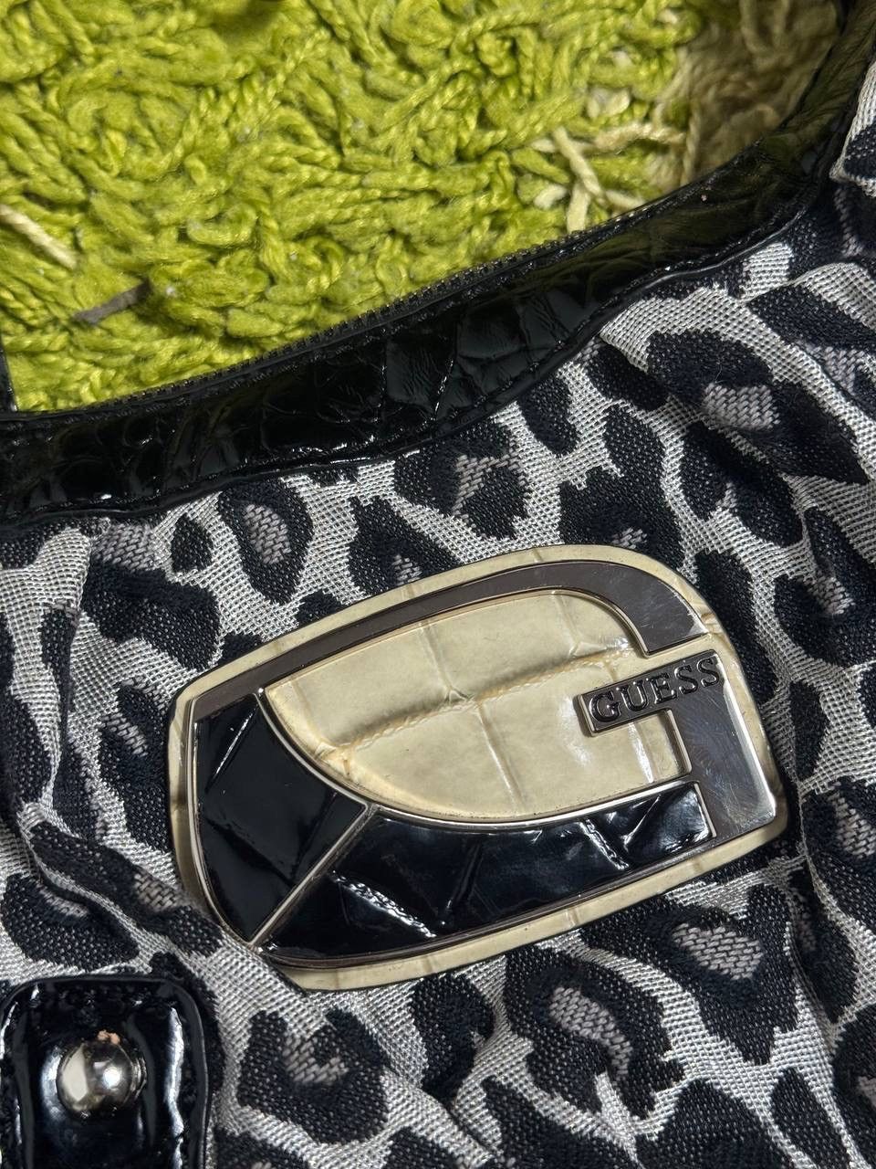 Guess Vintage Y2K Guess Leopard Print Baguette Shoulder Bag Hobo Size ONE SIZE - 3 Thumbnail