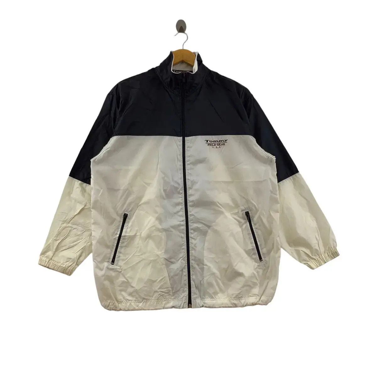 Vintage Vintage TOMMY FIELD GEAR Outdoor Nylon Jacket Windbreaker Size M / US 6-8 / IT 42-44 - 1 Thumbnail