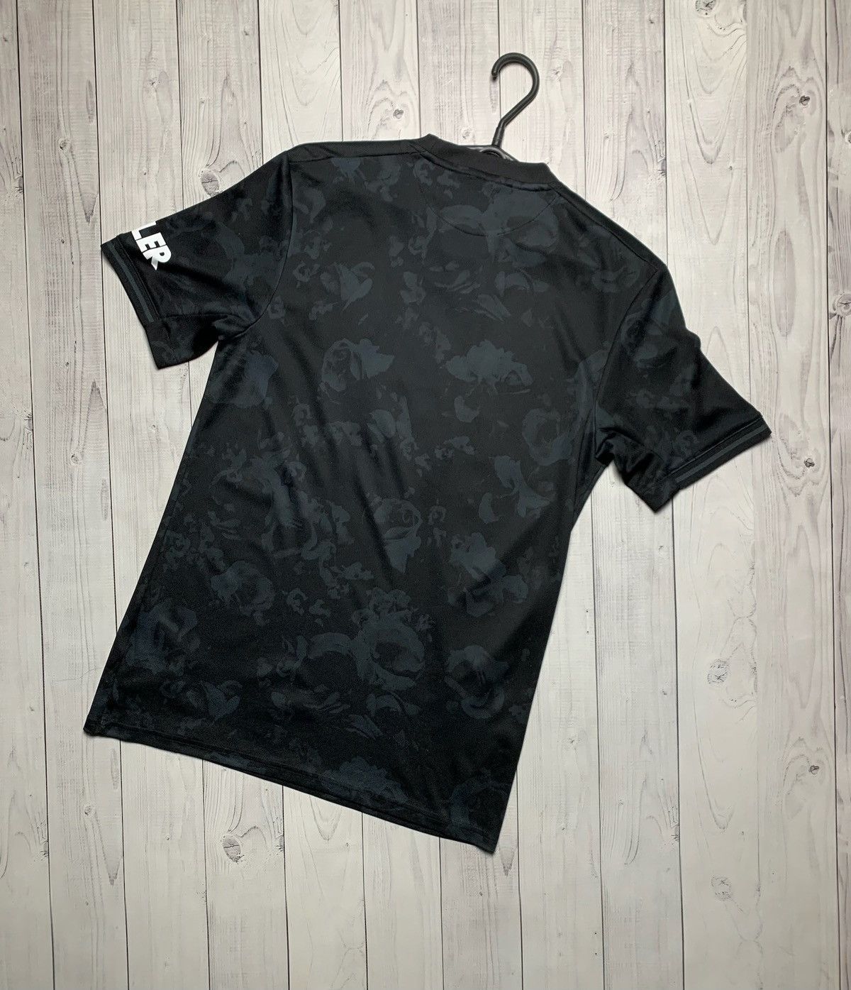 Adidas × Vintage Vintage adidas Manchester United black Soccer jersey S Size US S / EU 44-46 / 1 - 6 Thumbnail