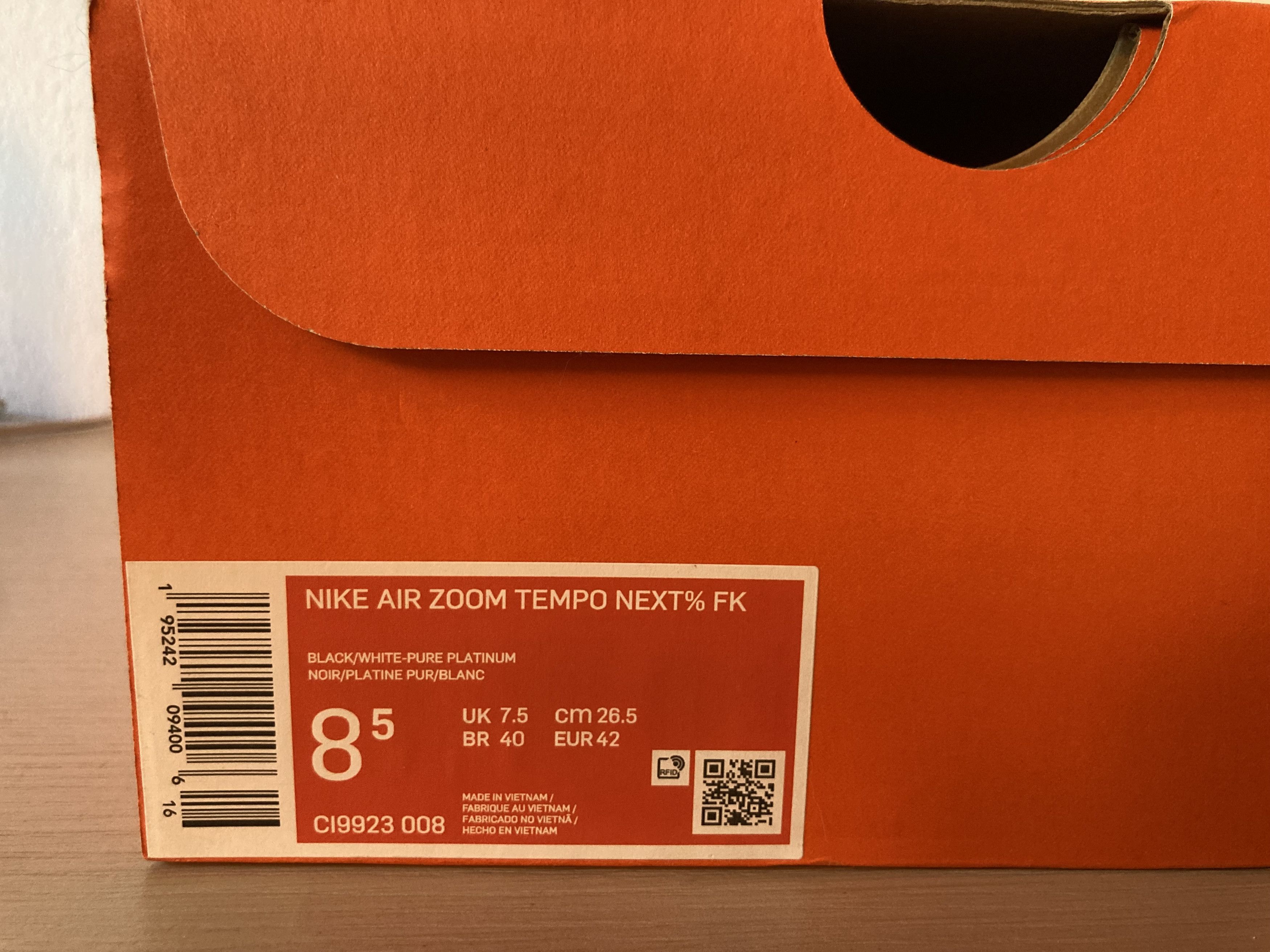 Nike Nike Air Zoom Tempo Next% Running shoes size 42 grey/gold Size US 9 / EU 42 - 9 Thumbnail