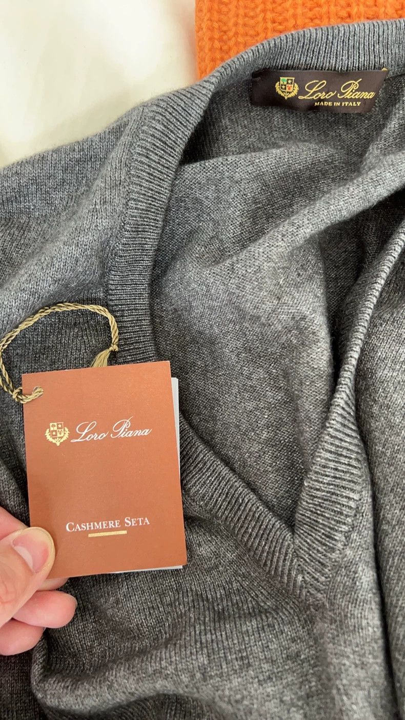 Loro Piana LORO PIANA Gray silk cashmere blended v-neck sweater Size US L / EU 52-54 / 3 - 5 Thumbnail