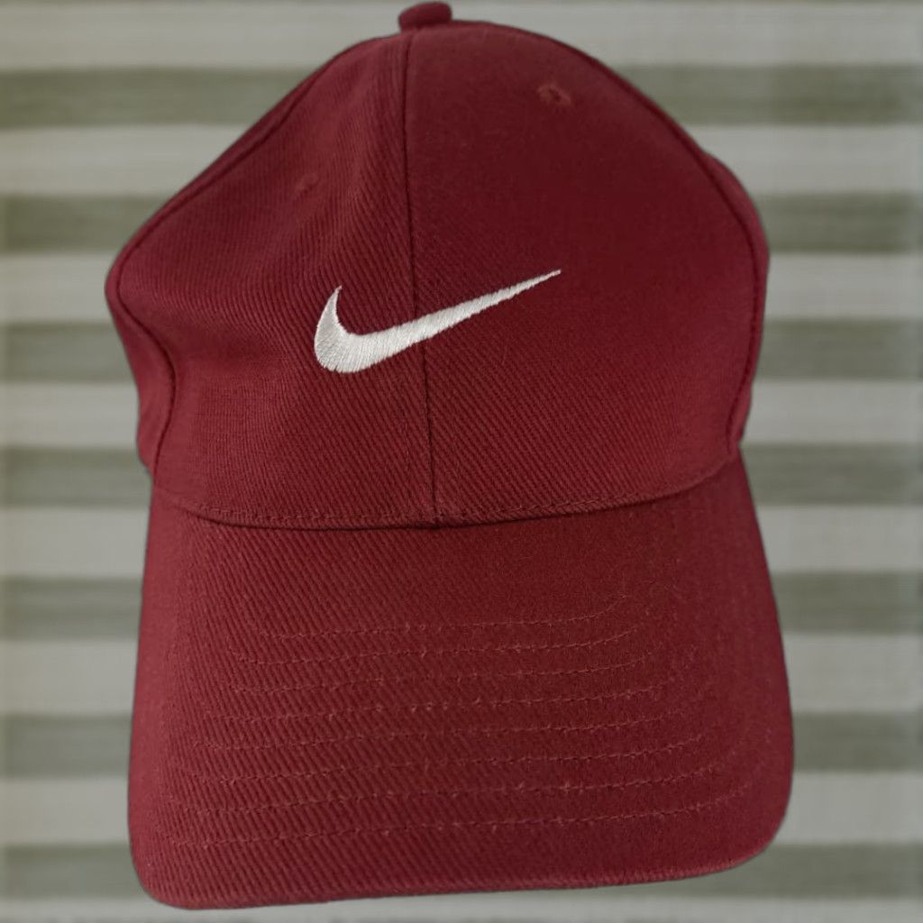Nike VINTAGE Nike Burgundy Cotton Embroidered Adjustable Golf Hat Mens Womens Unisex One Size Red Sports Adjustable Reversible Canvas Cotton Hat Size ONE SIZE - 1 Thumbnail