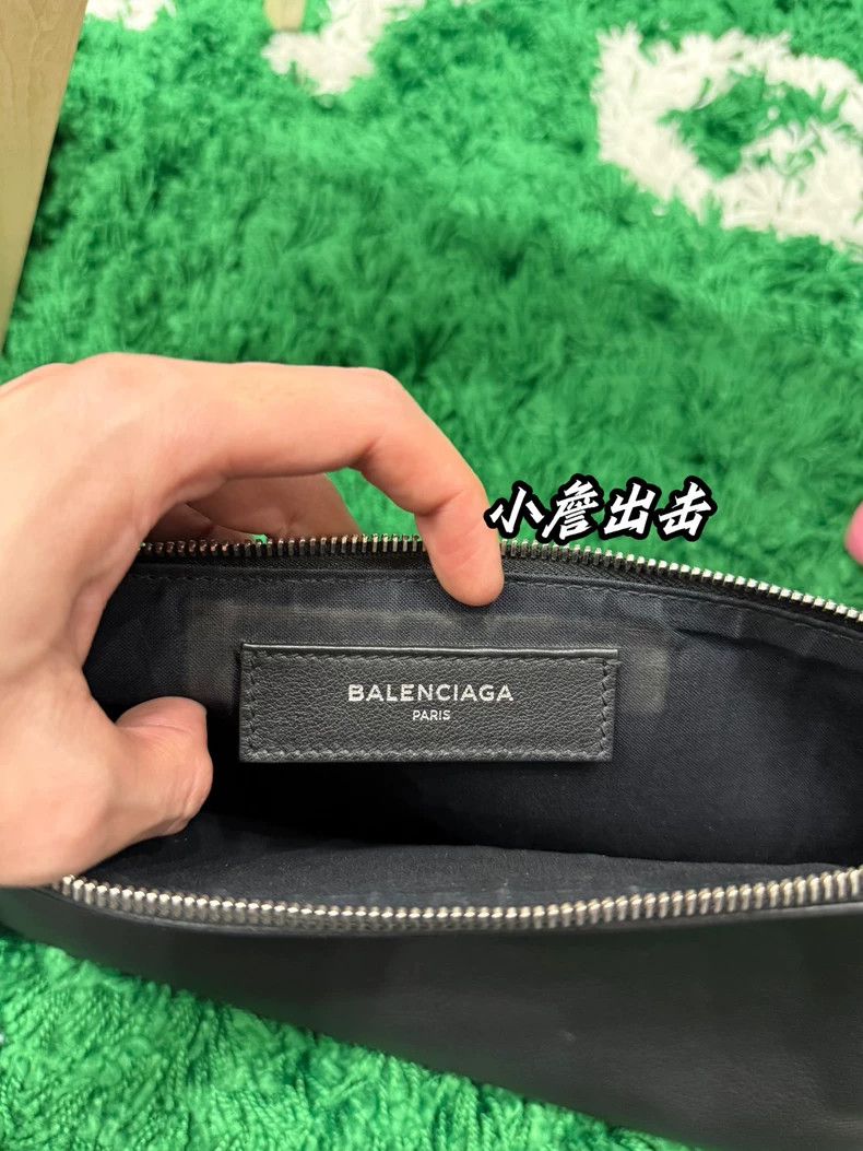 Balenciaga balenciaga Logo clutch bag 2504-Nextarrow Size ONE SIZE - 6 Thumbnail