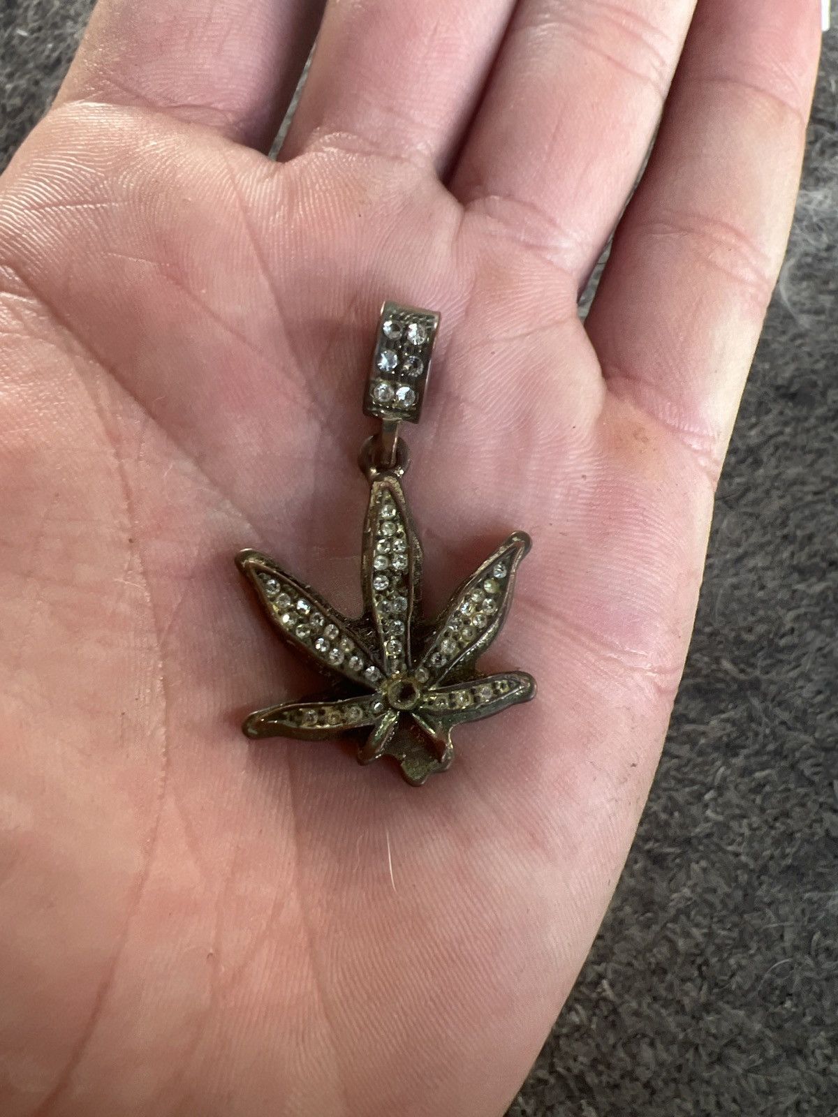 Hypebeast Marijuana Leaf Pendant Size ONE SIZE - 1 Thumbnail