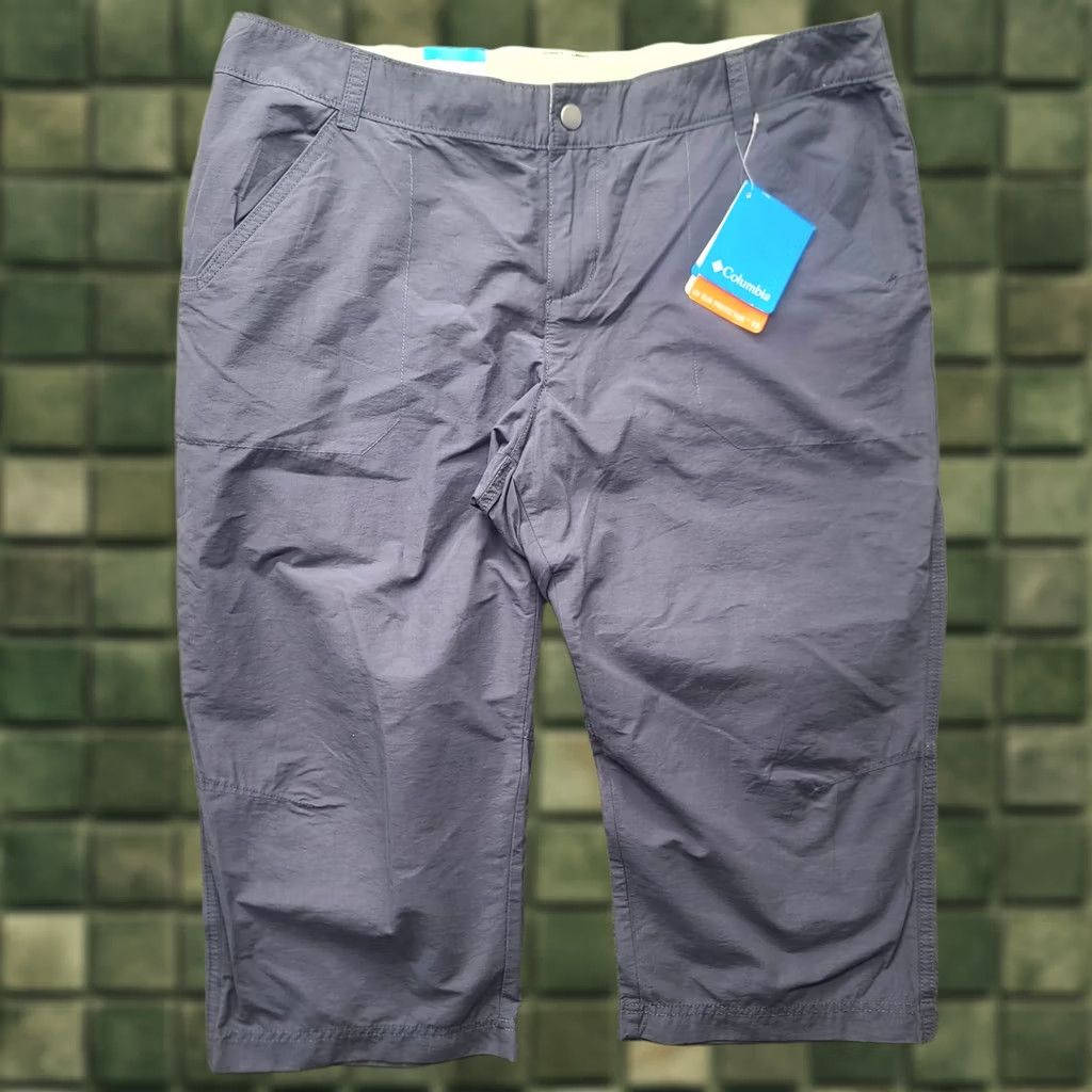Vintage Columbia Arch Caper Capri Womens 16x20 Regular Fit Outdoors Hiking Camping Capri Pants Blue Cotton Nylon Polyester Microfiber Size ONE SIZE - 1 Thumbnail