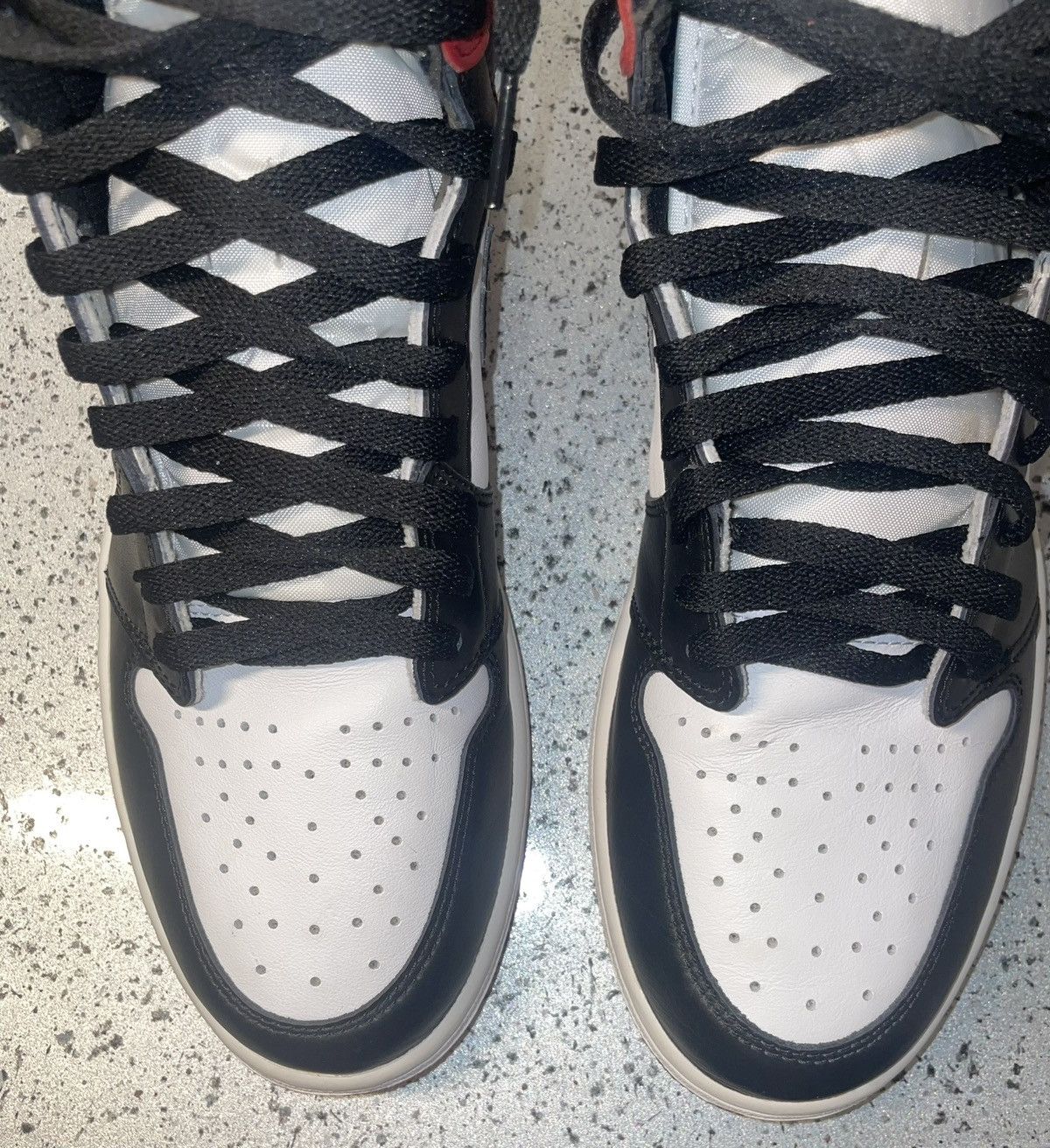 Jordan Brand 2016 Jordan Retro 1 Black Toe Size US 11.5 / EU 44-45 - 14 Thumbnail