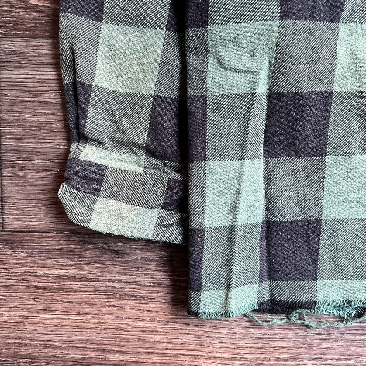 Vintage Vintage 2000s Thick Green Flannel Cut/Cropped L/XL Size US XL / EU 56 / 4 - 6 Thumbnail