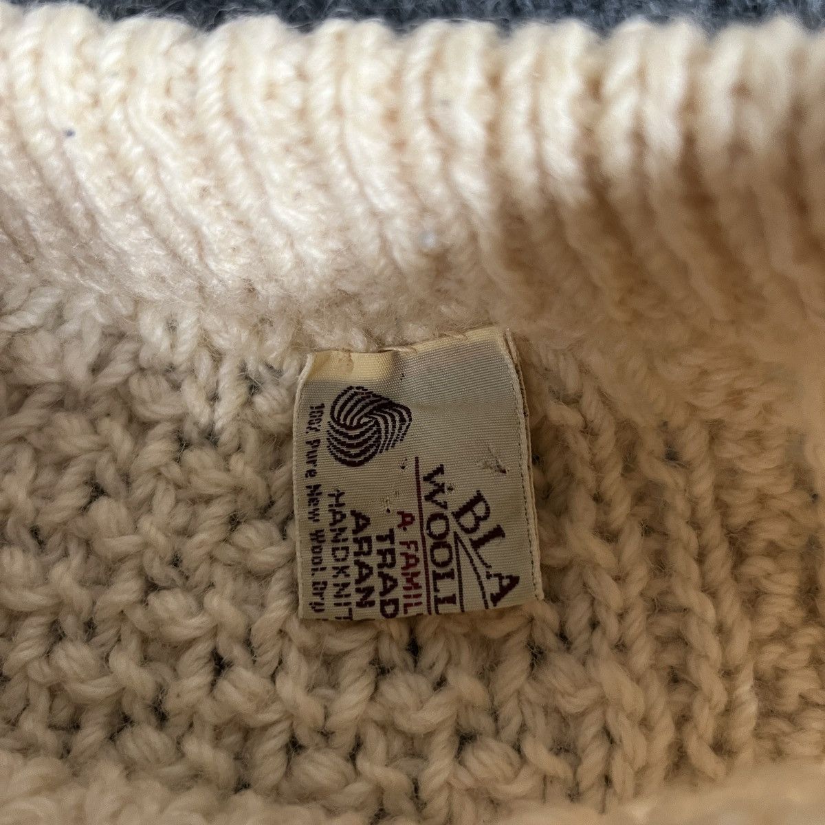 Aran Sweater Market VTG 70s Blarney Woolen Mills Aran Fisherman Sweater Size US L / EU 52-54 / 3 - 4 Thumbnail