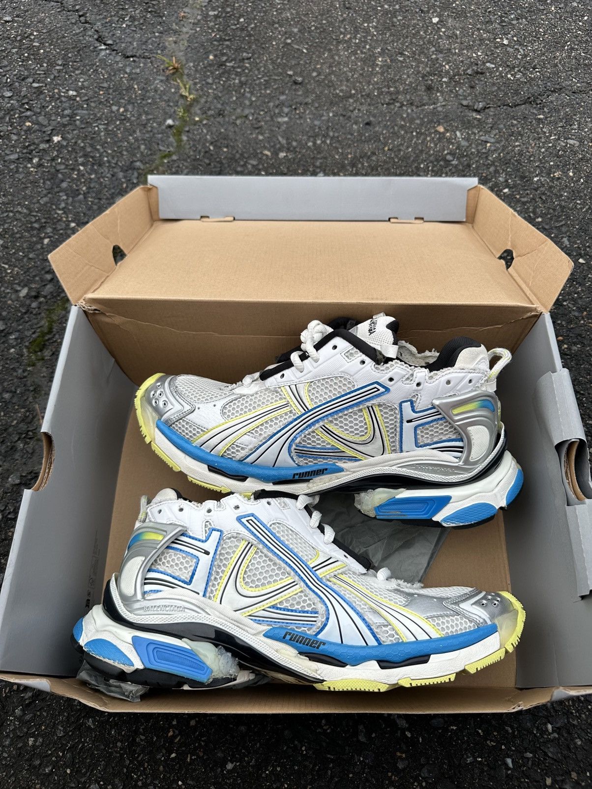 Balenciaga Balenciaga Runner Grey/Blue Size US 12 / EU 45 - 20 Thumbnail