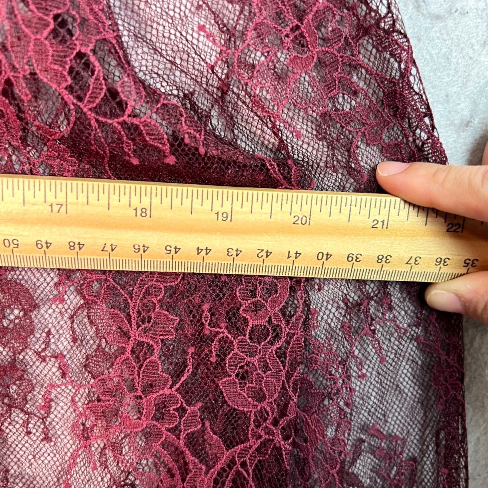 Gap Gap Blouse XS Sheer Burgundy Lace Button-Up Womens Shirt Classic NYLON POLYESTER Lace Sheer Casual 8/10 Size XS Regular Red Womens Size XS / US 0-2 / IT 36-38 - 6 Thumbnail