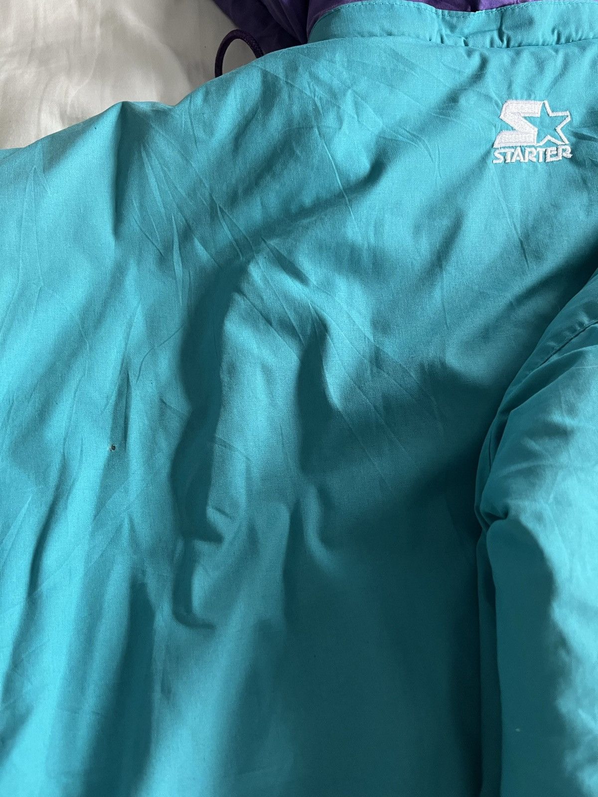 Starter VINTAGE Starter Charlotte Hornets Big Shot Jacket Size L Size US L / EU 52-54 / 3 - 9 Thumbnail