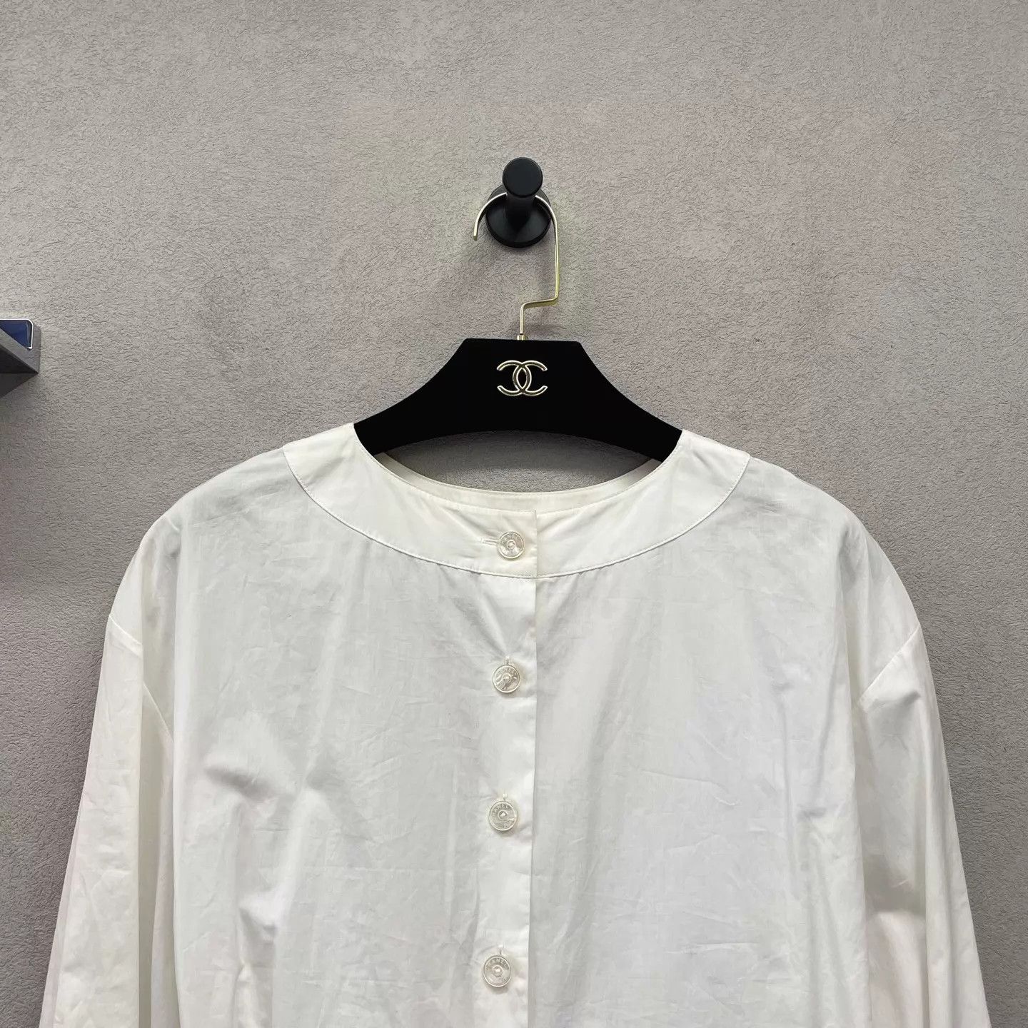 Chanel Chanel crewneck white longsleeve shirt 38 Korean elegant Size S / US 4 / IT 40 - 4 Thumbnail
