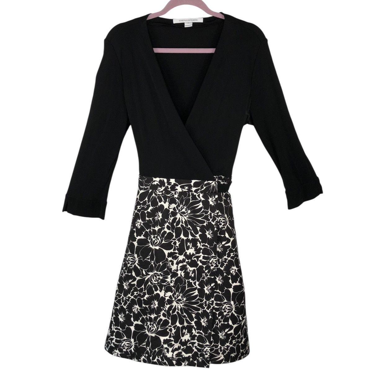 Diane von Furstenberg Diane von Furstenberg DVF Amelia Floral Wrap Dress Size XL / US 12-14 / IT 48-50 - 1 Thumbnail