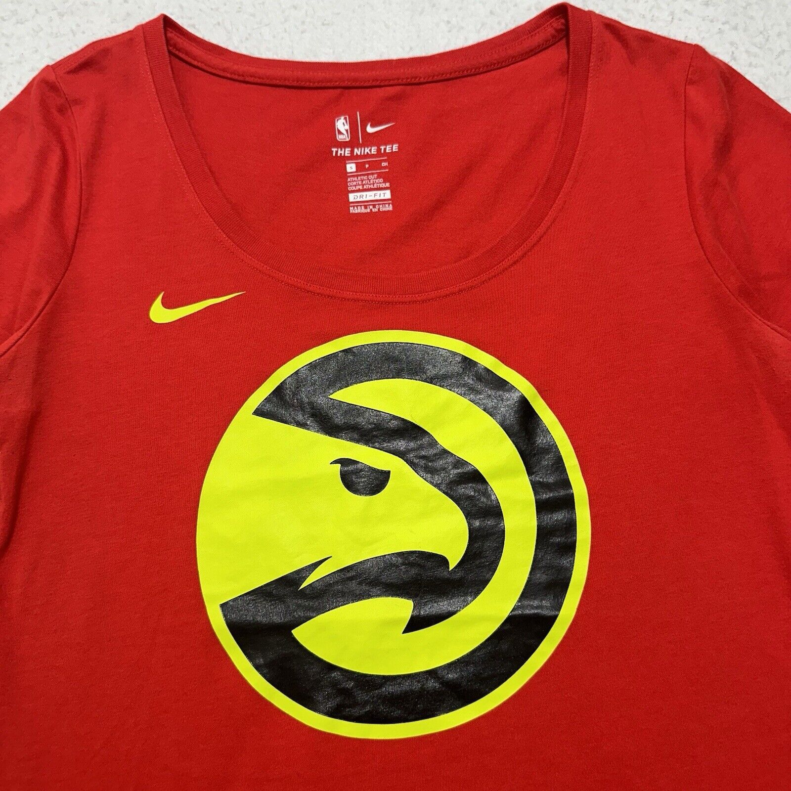 Nike Nike NBA Atlanta Hawks Small Red Scoop Neck Graphic T Shirt Size S / US 4 / IT 40 - 2 Thumbnail