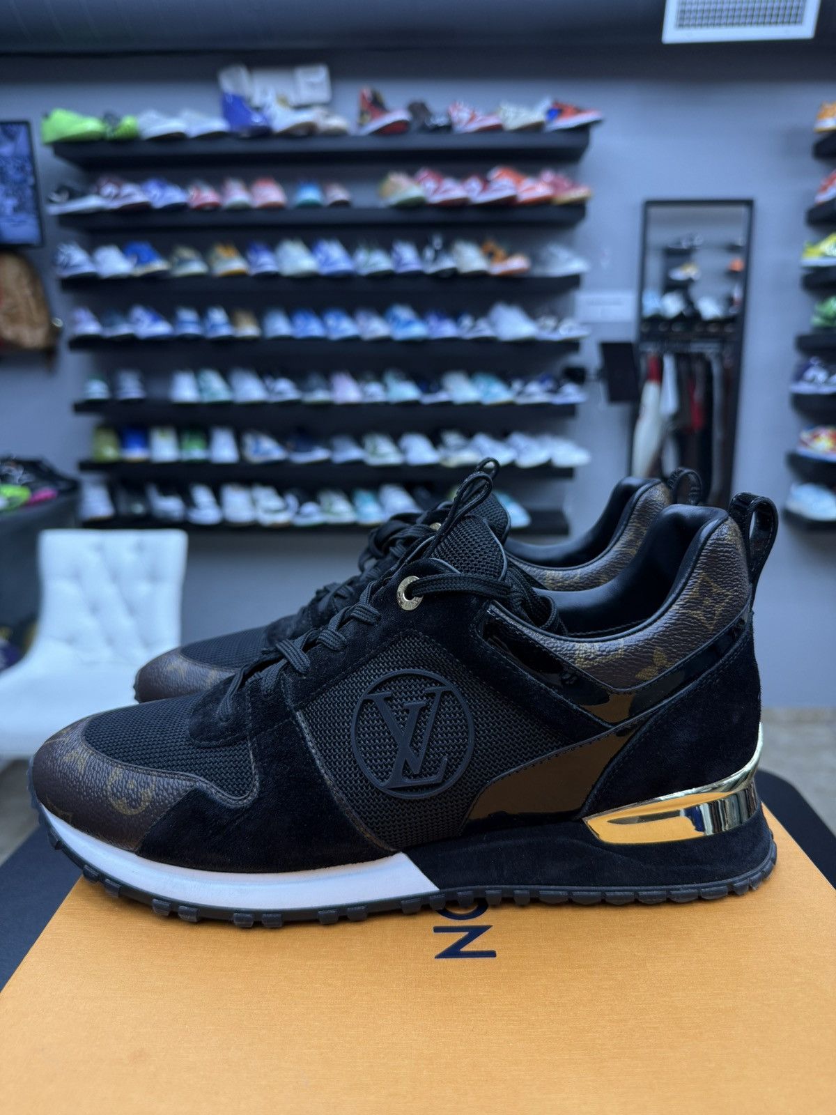Louis Vuitton Louis Vuitton Run Away Sneaker Black Brown Monogram Size US 8 / EU 41 - 8 Thumbnail