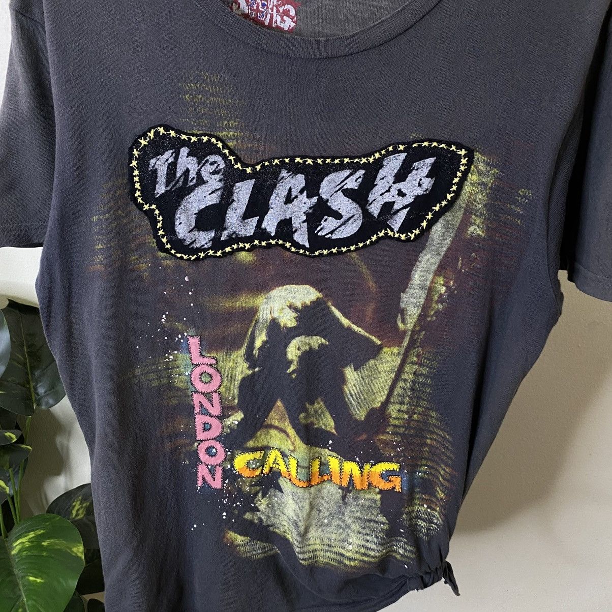 Band Tees Vintage Y2K Swag x The Clash Rock Band Faded Black T Shirt Size US L / EU 52-54 / 3 - 2 Thumbnail
