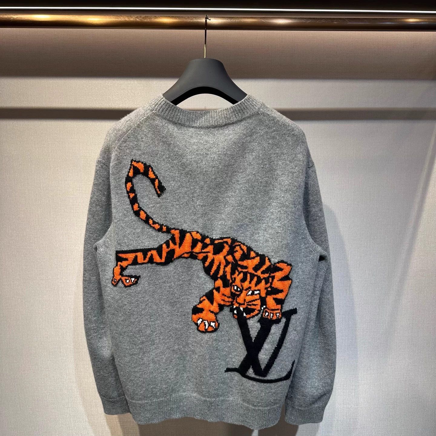 Louis Vuitton LV gray tiger cashmere sweater XL Size US XL / EU 56 / 4 - 6 Thumbnail