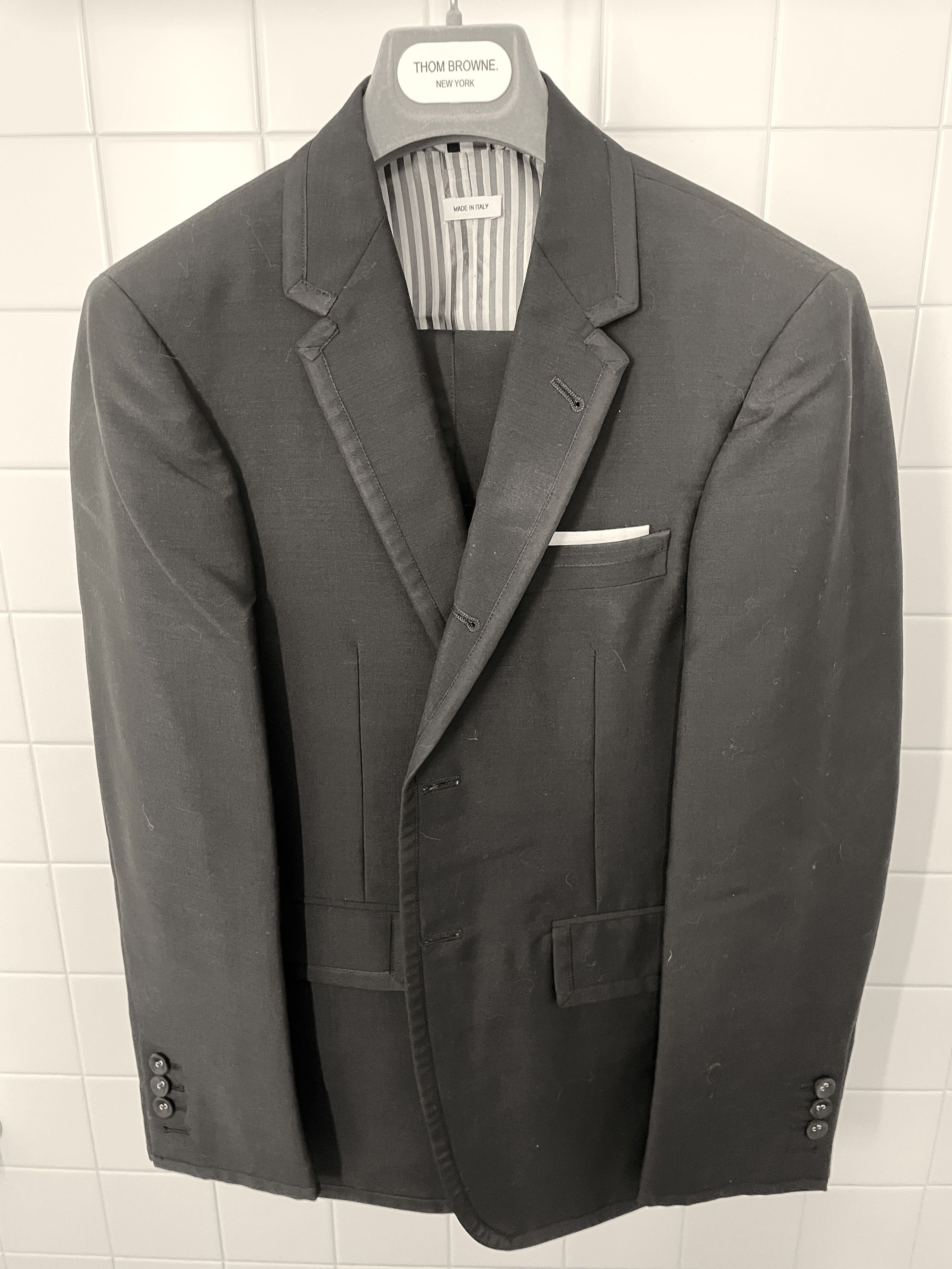 MINT classic tuxedo, TB size 0 US 36