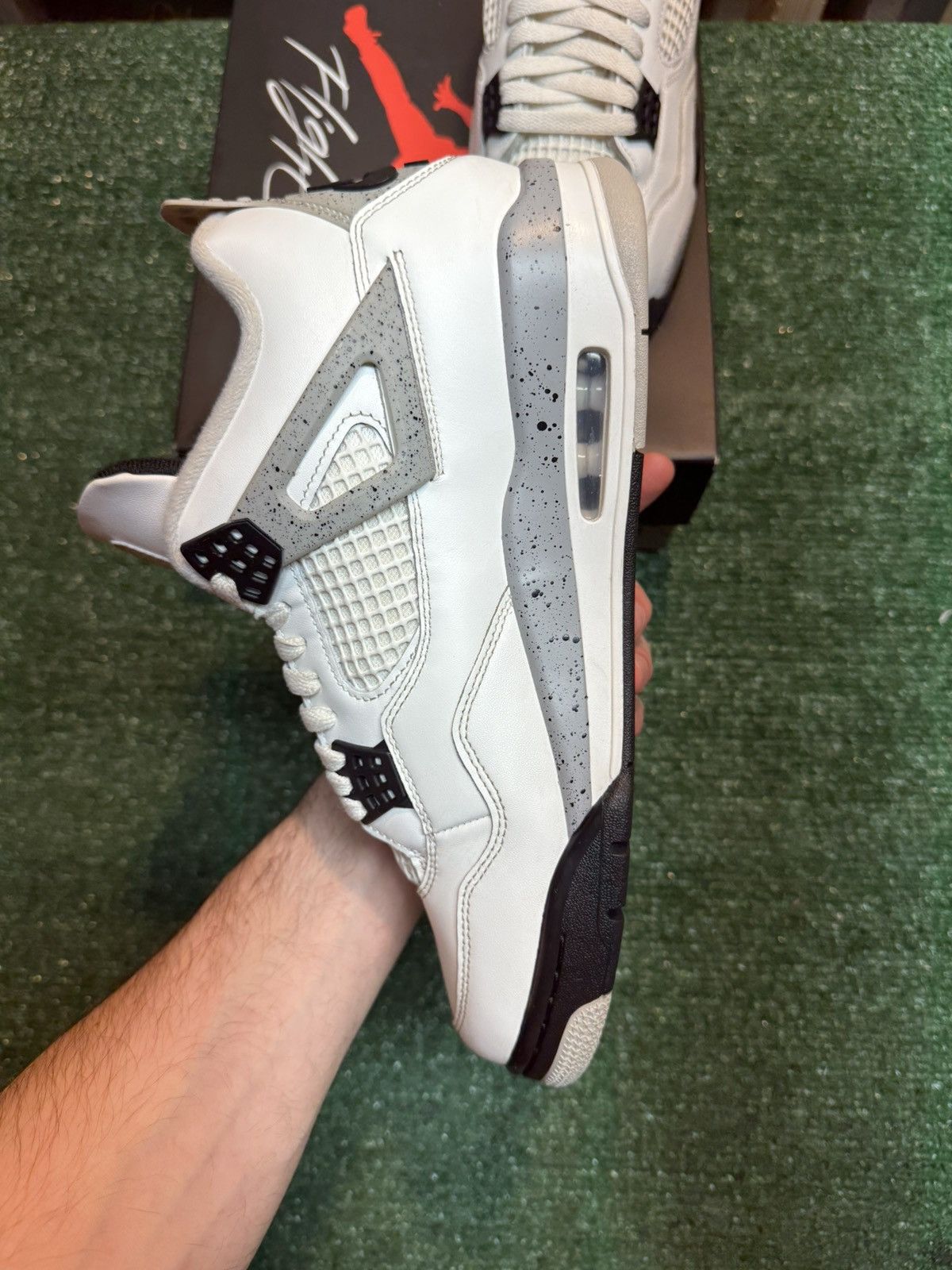 Jordan Brand Jordan Retro 4 White Cement Size 10.5 Size US 10.5 / EU 43-44 - 3 Thumbnail
