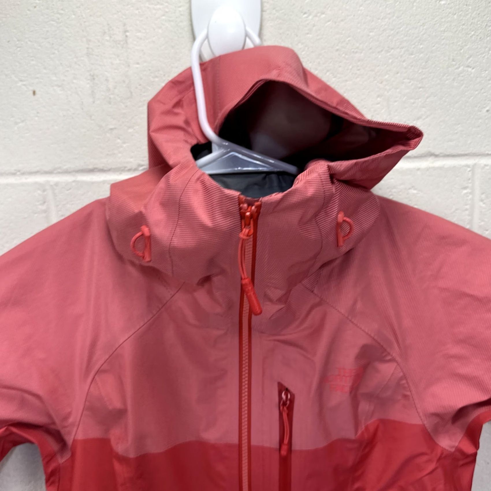 The North Face The North Face Jacket Women’s Small Pink Gore-Tex Shell Zip Size S / US 4 / IT 40 - 3 Thumbnail