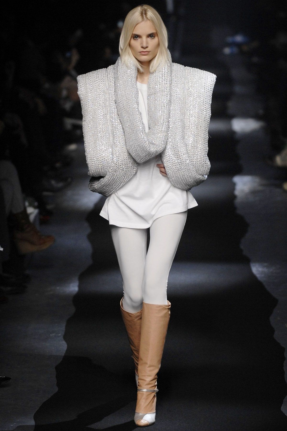 Maison Margiela FW2007 Défilé collection “SHOULDERS II” Size S / US 4 / IT 40 - 4 Thumbnail