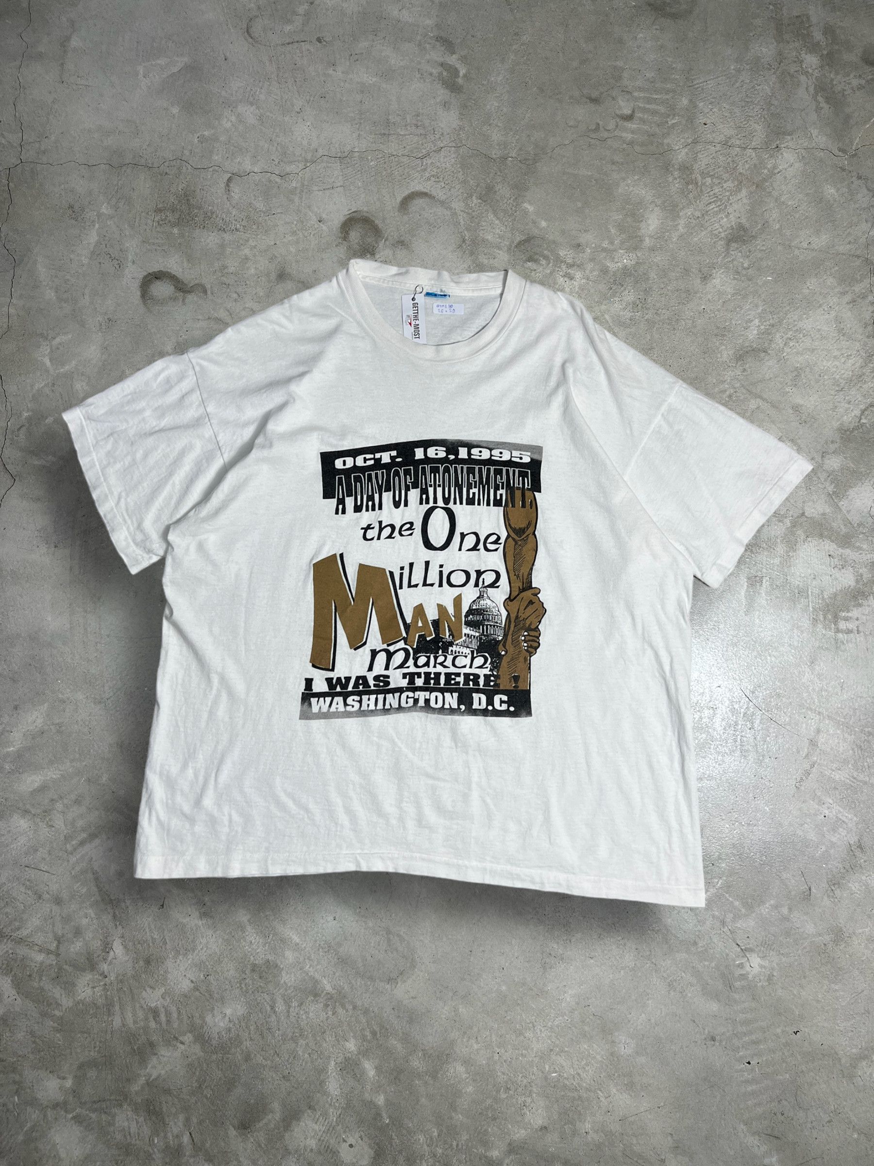 Vintage Vintage 90s Million Man March Graphic Tee (XXL) GTME349 Size US XXL / EU 58 / 5 - 1 Thumbnail